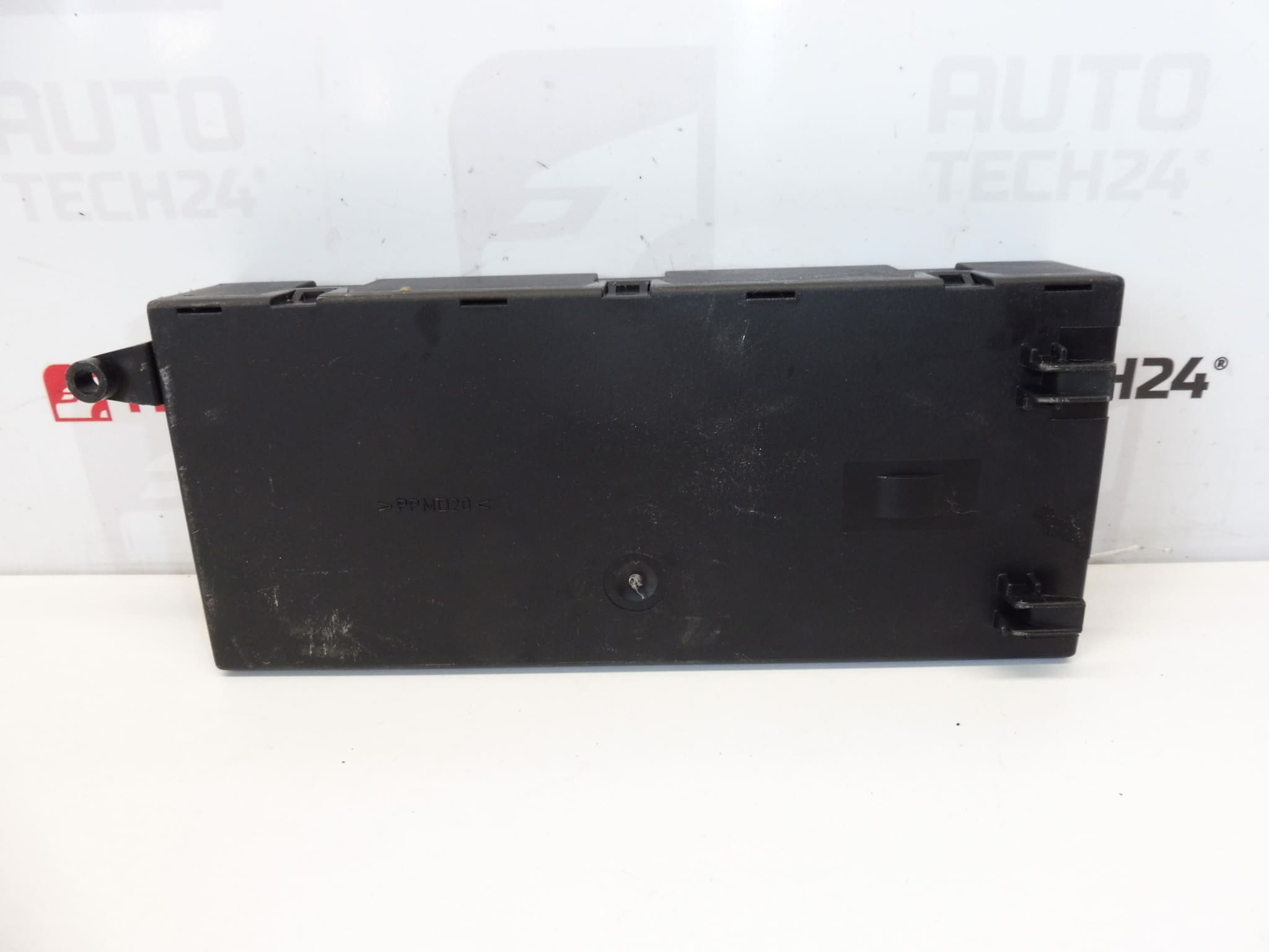 ECU posuvných zadných dverí Citroën Peugeot 1400500180 9138H4 – Obrázok 2