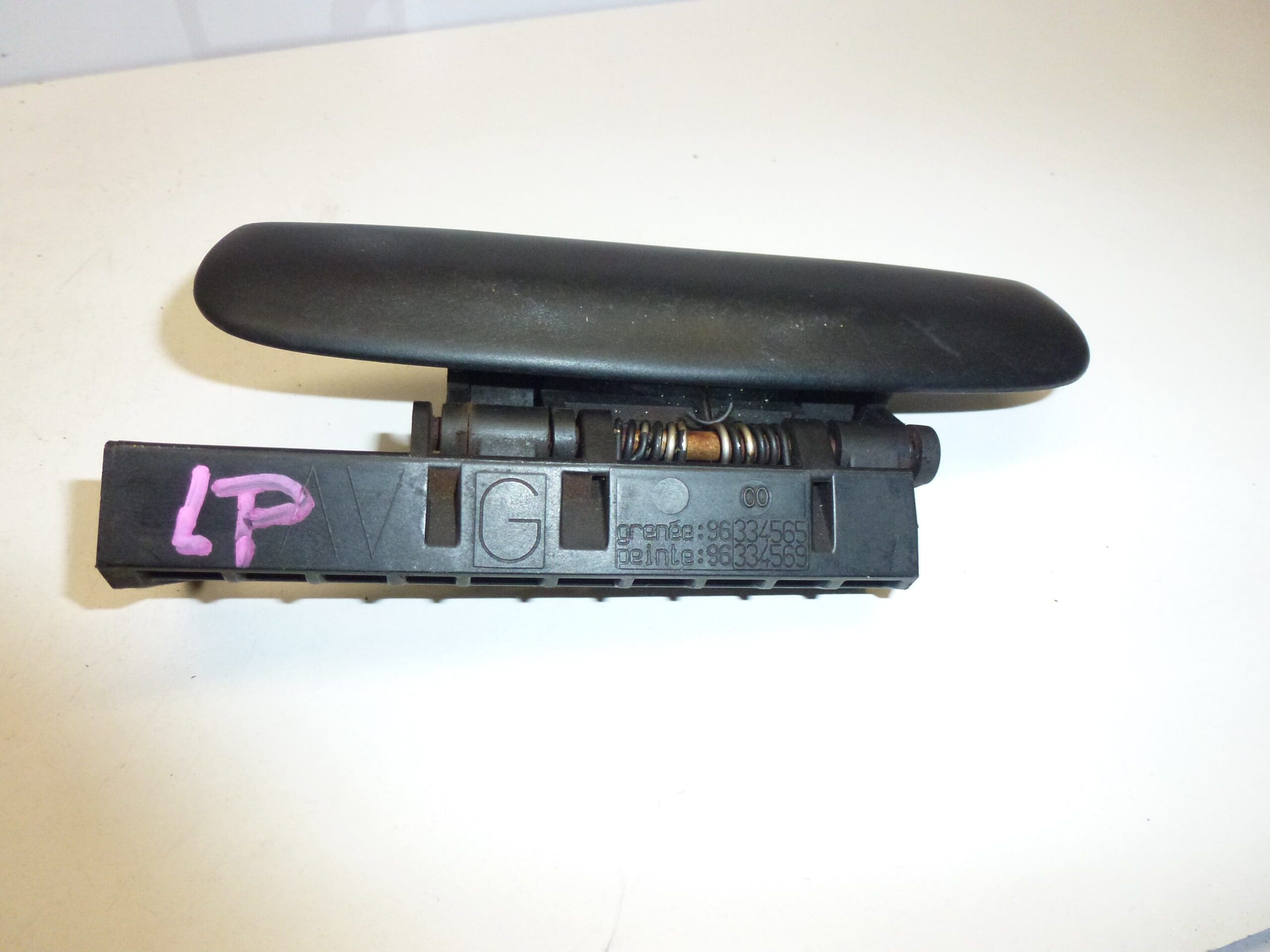 Kľučka ľavých predných dverí Citroën Xsara čierna 96334565 9101L8 – Obrázok 2