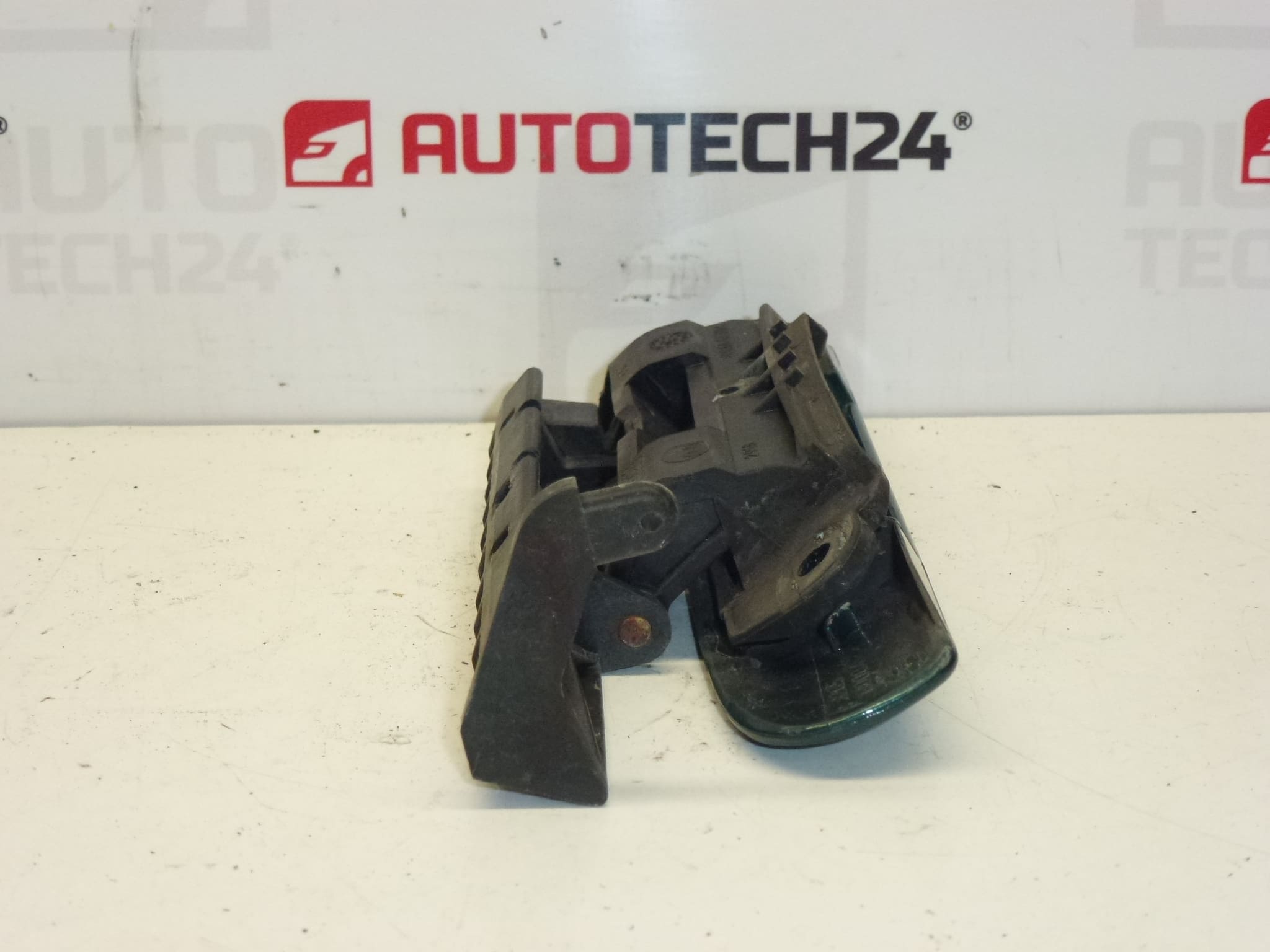 Klika ľavých predných dverí Citroën Xsara zelená metalíza 9101N2 – Obrázok 2