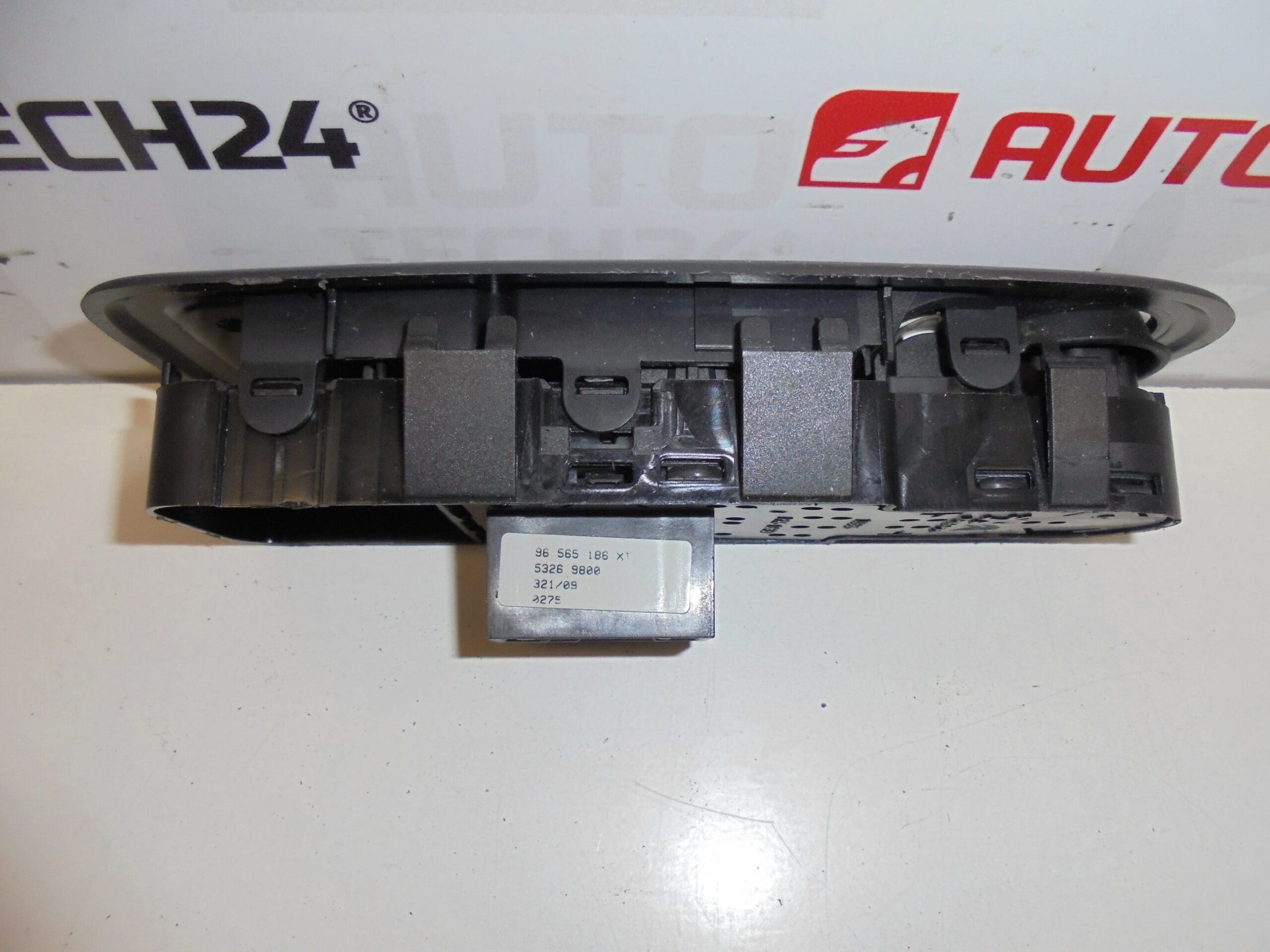 Ovládač okien a zrkadiel Peugeot 308 96565186XT 649024 – Obrázok 2