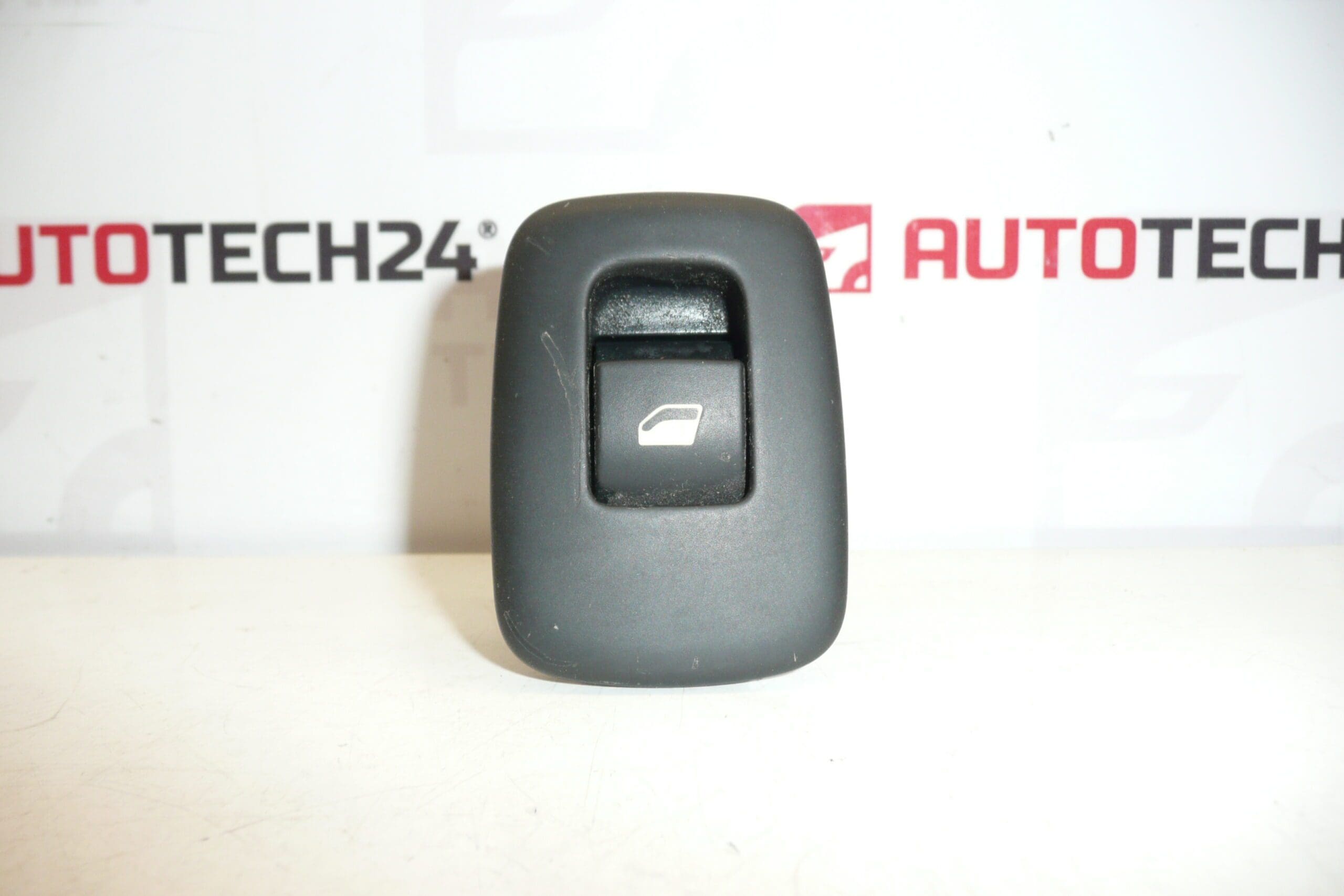 Ovládač okna Citroën C5 X7 96623726XT 6490C6