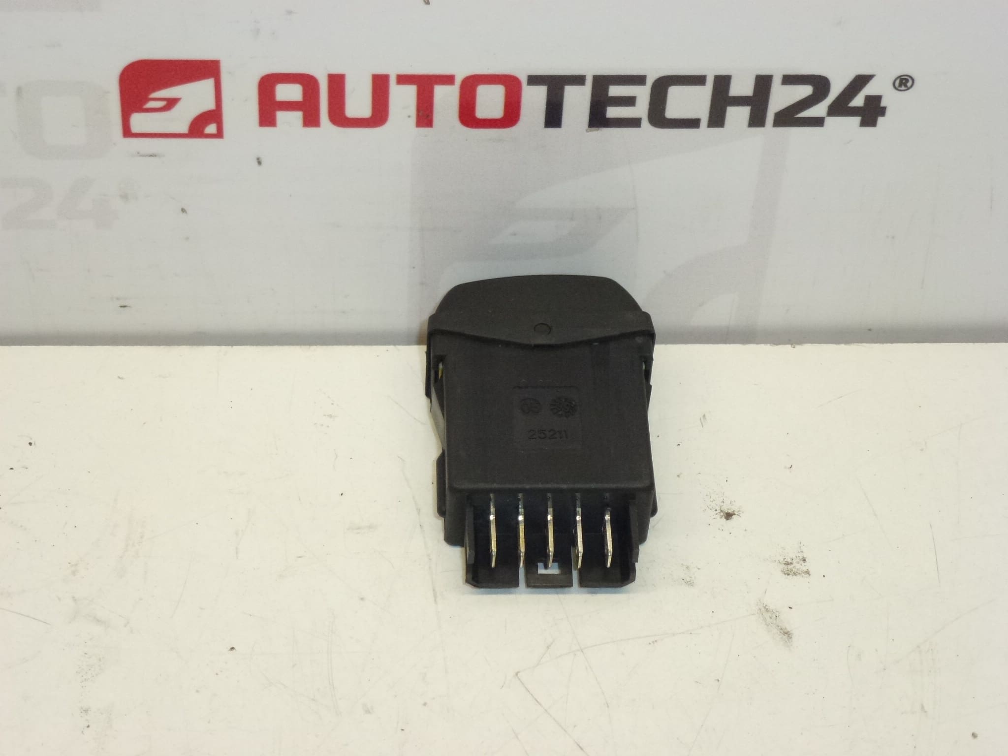 Ovládač okna Citroën Xsara 6552TC – Obrázok 2