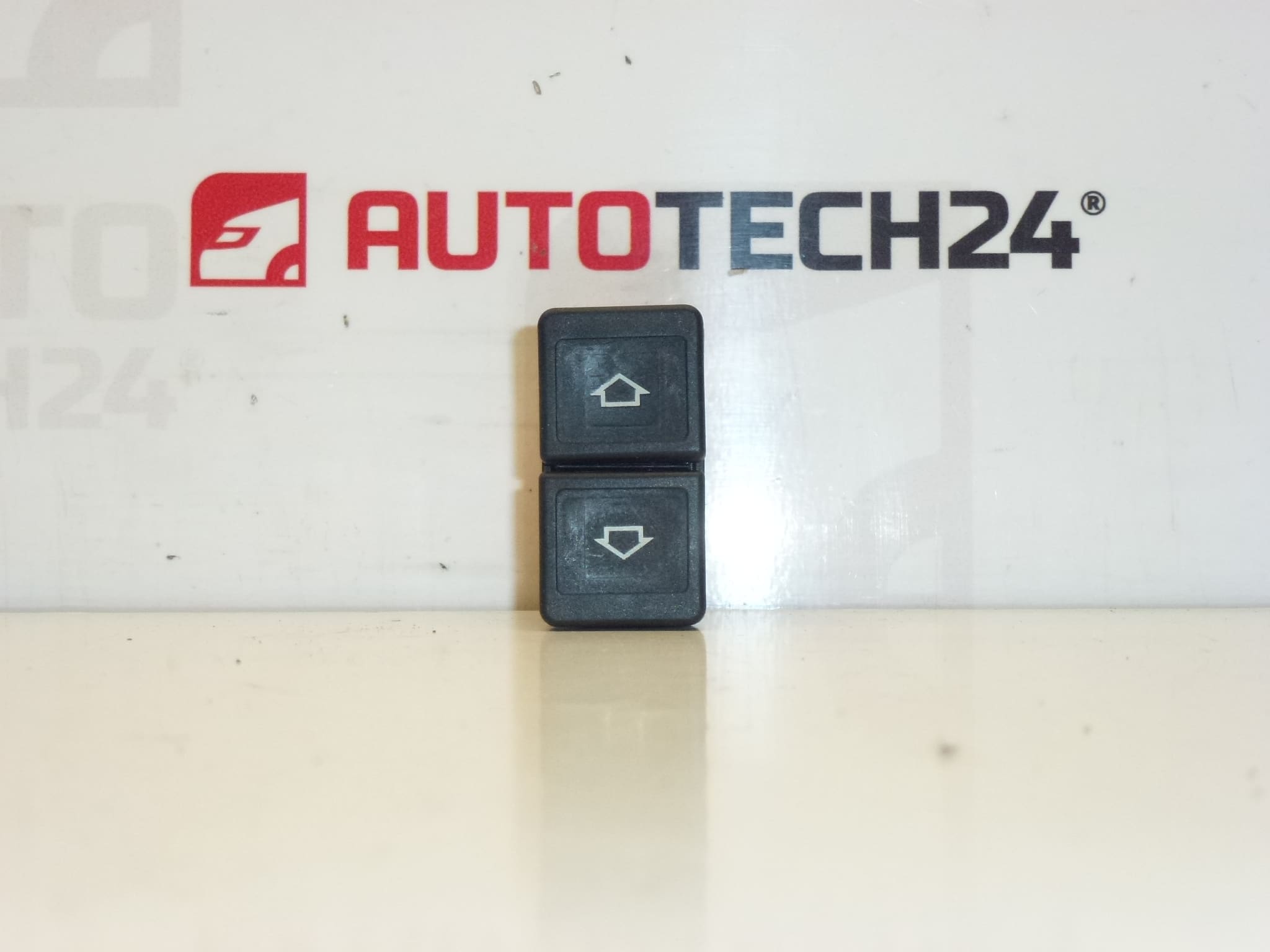 Ovládač okna Citroën Xsara Picasso 6554E1