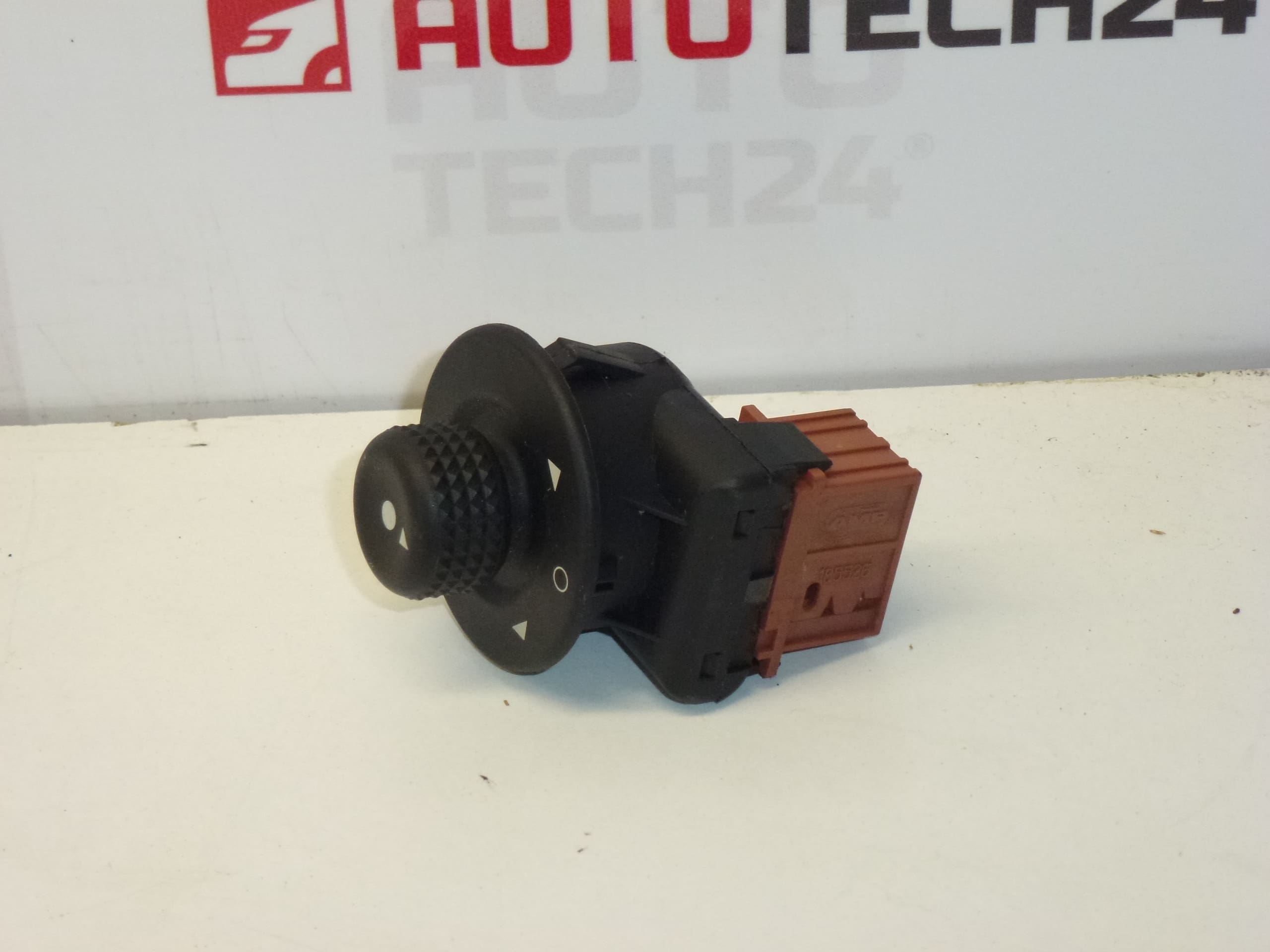 Ovládač nastavenia spätných zrkadiel Citroën/Peugeot 655424 – Obrázok 2