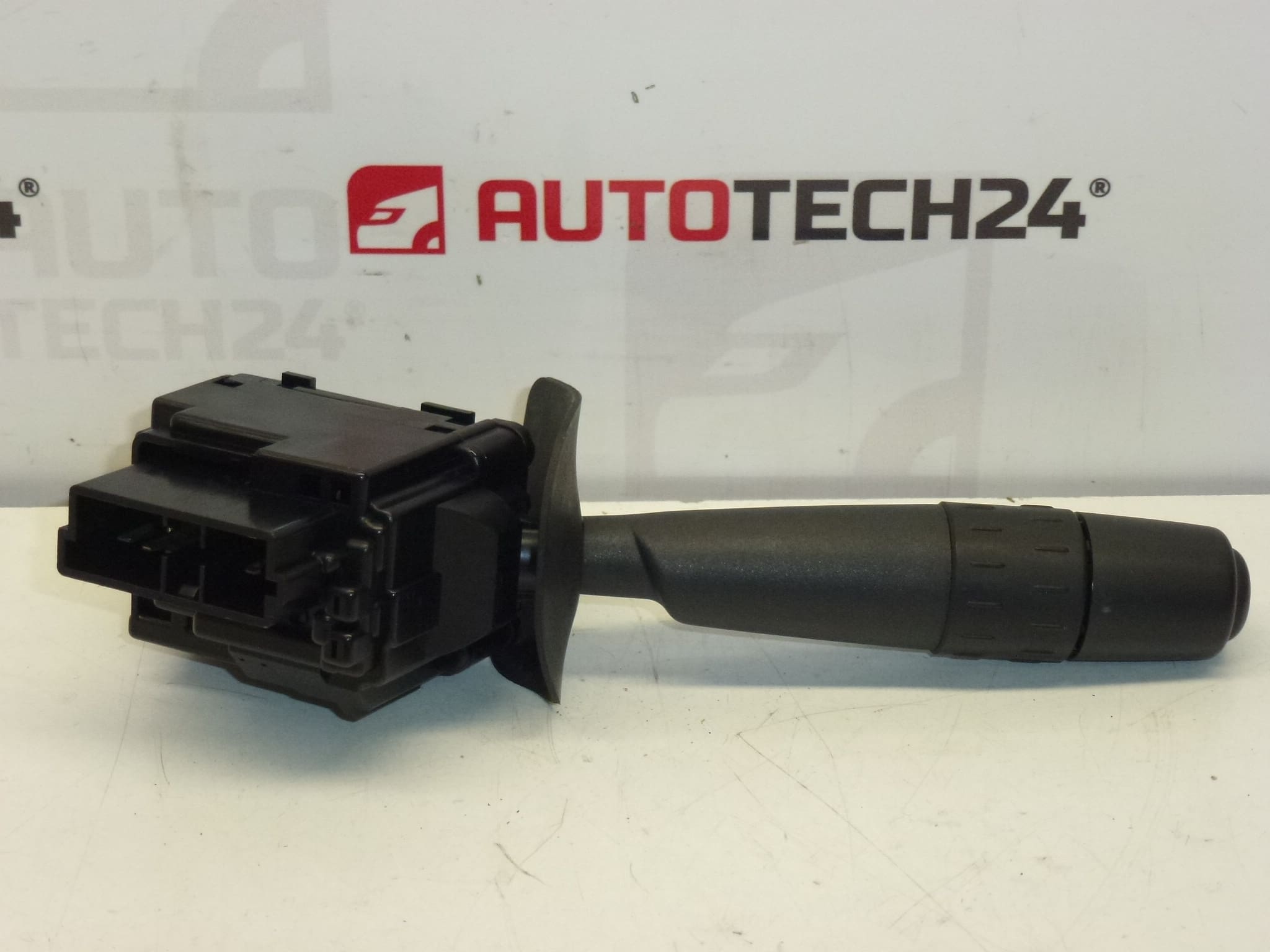 Ovládač stieračov Citroën Peugeot 96186612ZL 6239A8 – Obrázok 2