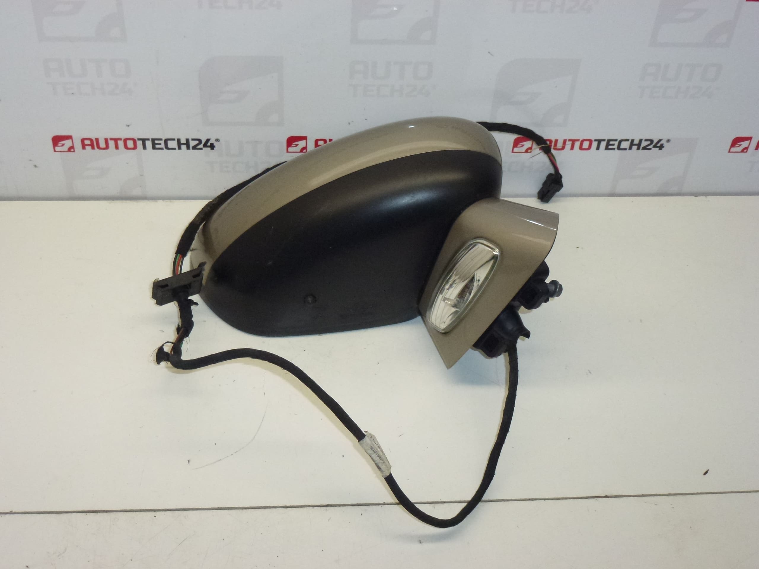 Pravé spätné zrkadlo Citroën C4 KCH 9687130977 8154EH – Obrázok 2