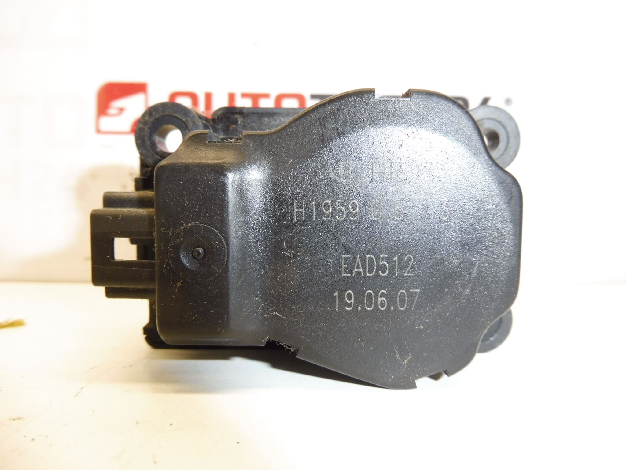 Servomotor kúrenia BEHR H1959 UB13 pre Citroën/Peugeot EAD512 6447RZ – Obrázok 2