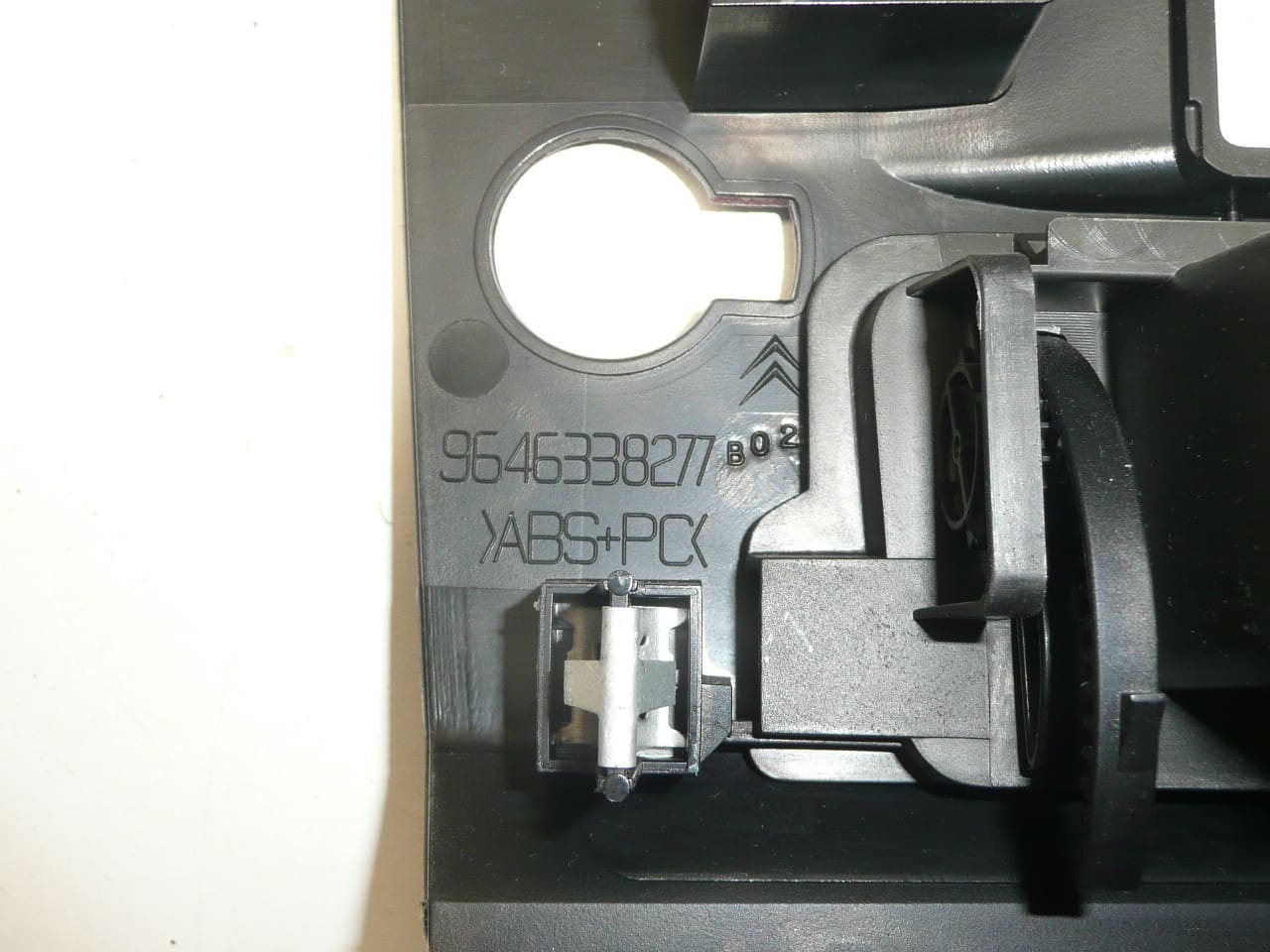 Stredový rámček Citroën C4 9646338277 8212TF – Obrázok 2