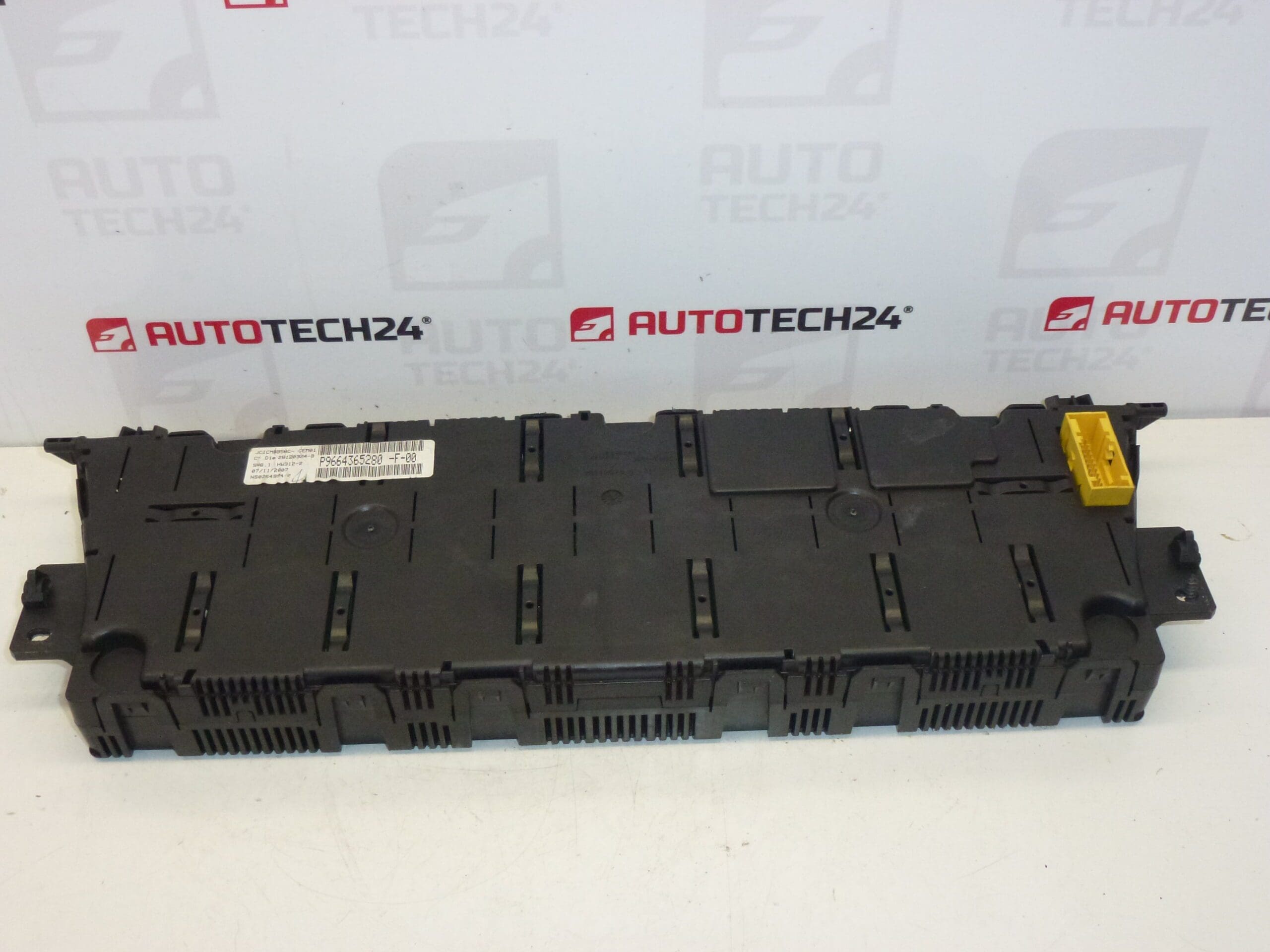 Tachometer Citroën C4 Picasso na 360 tisíc km 9664365280-F-00 – Obrázok 2