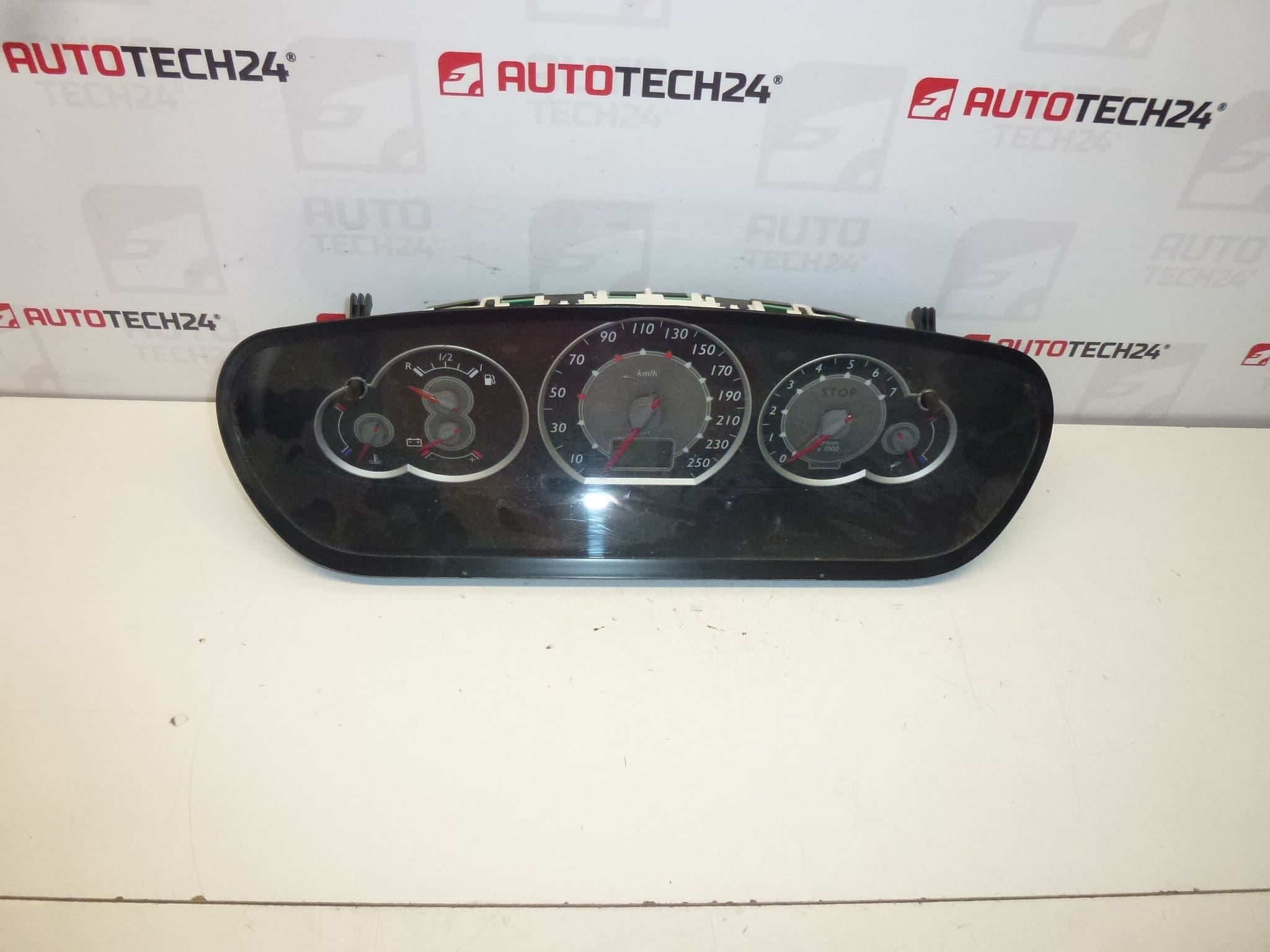 Tachometer Citroën C5 II najazdené 168000 km 9655608780 610319