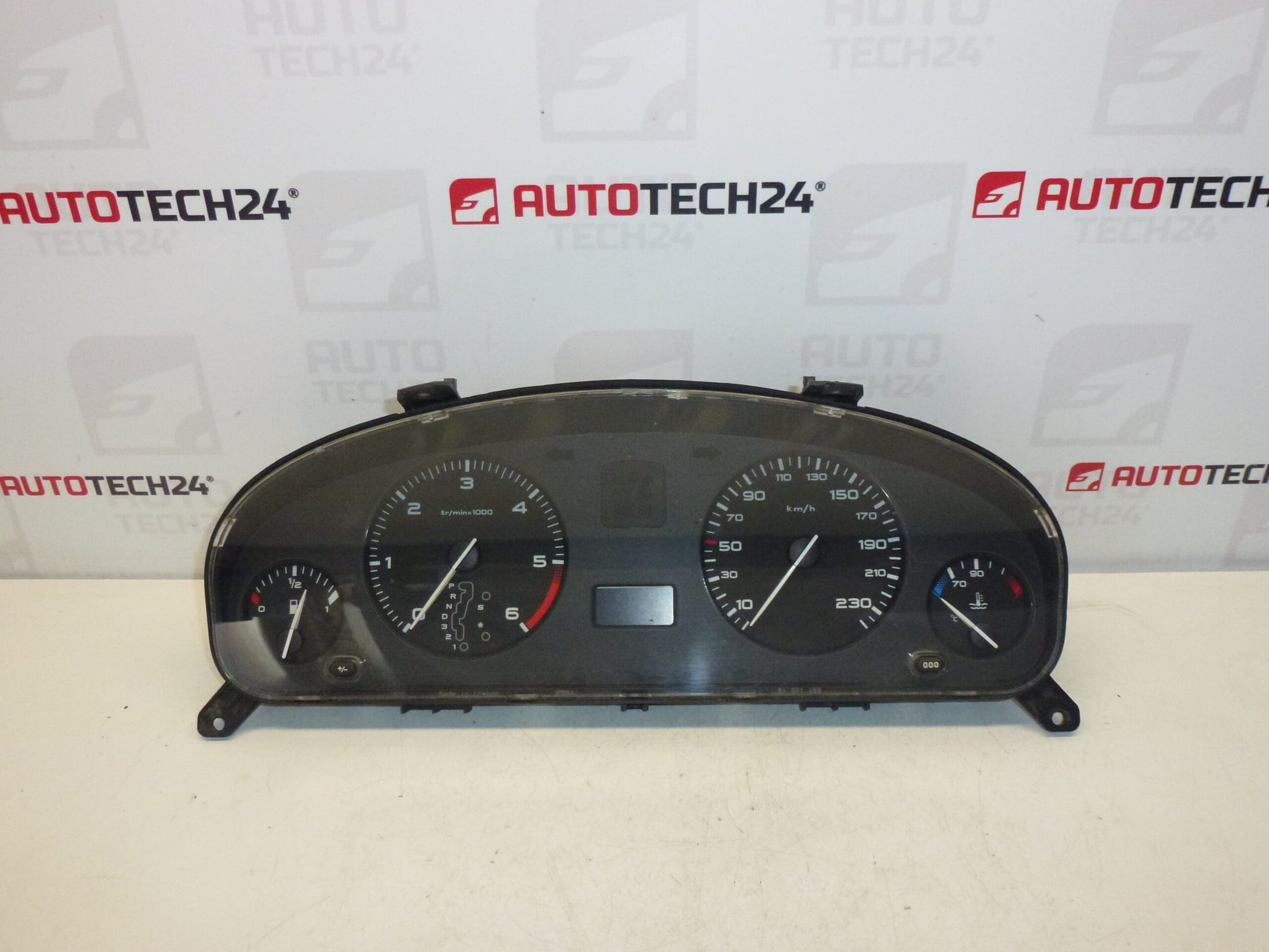 Tachometer Peugeot 406 2.0 HDI automat 9644232180