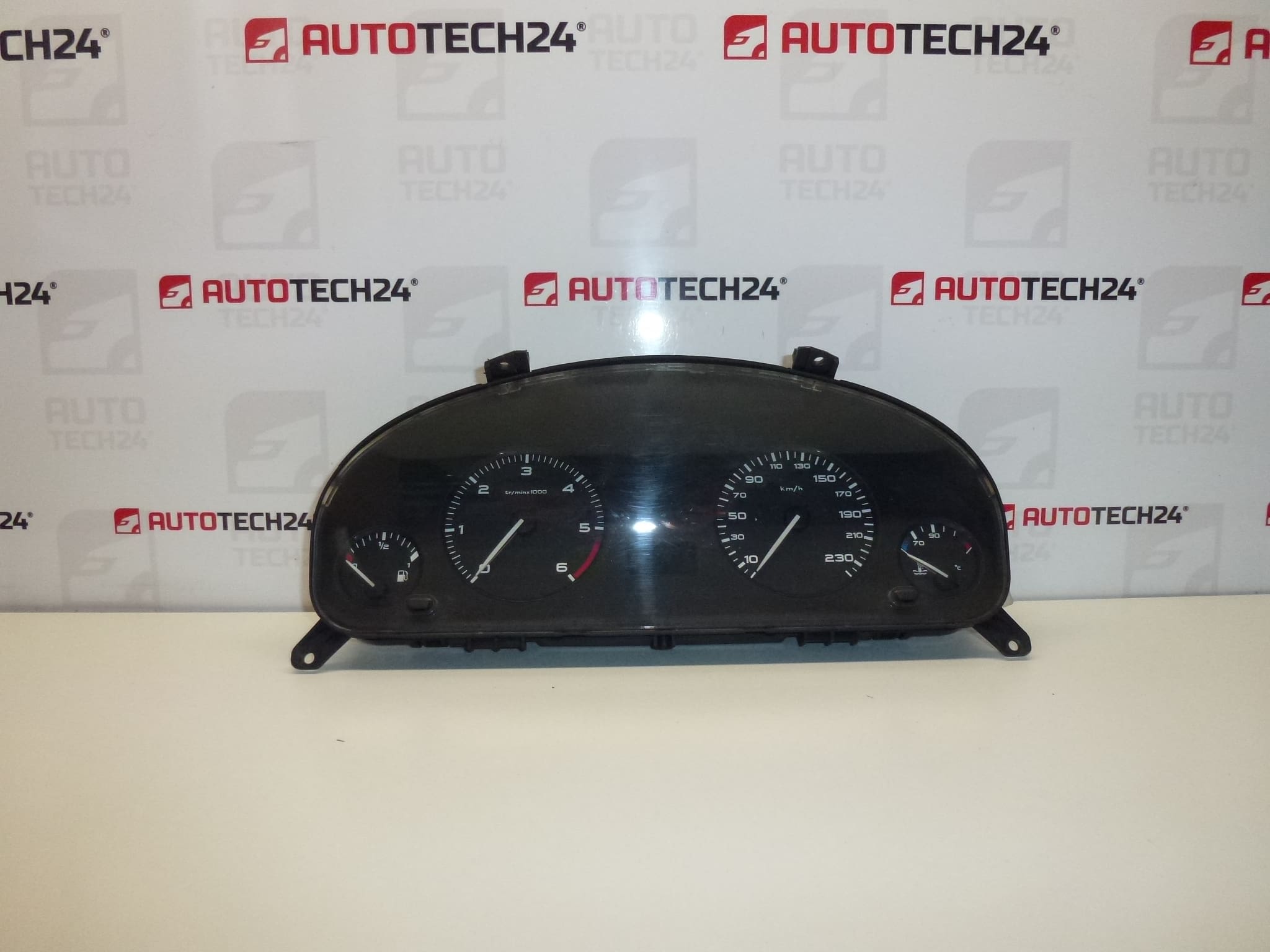 Tachometer Peugeot 406 najazdených 189000 km 2.0 HDI 9639940380 610456