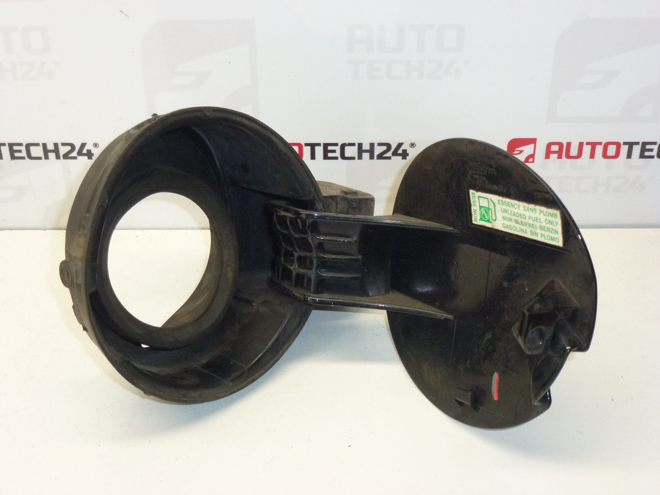 Viečko krytu nádrže Citroën C4 3 dvere 9650817777 1517C0 EXL – Obrázok 2