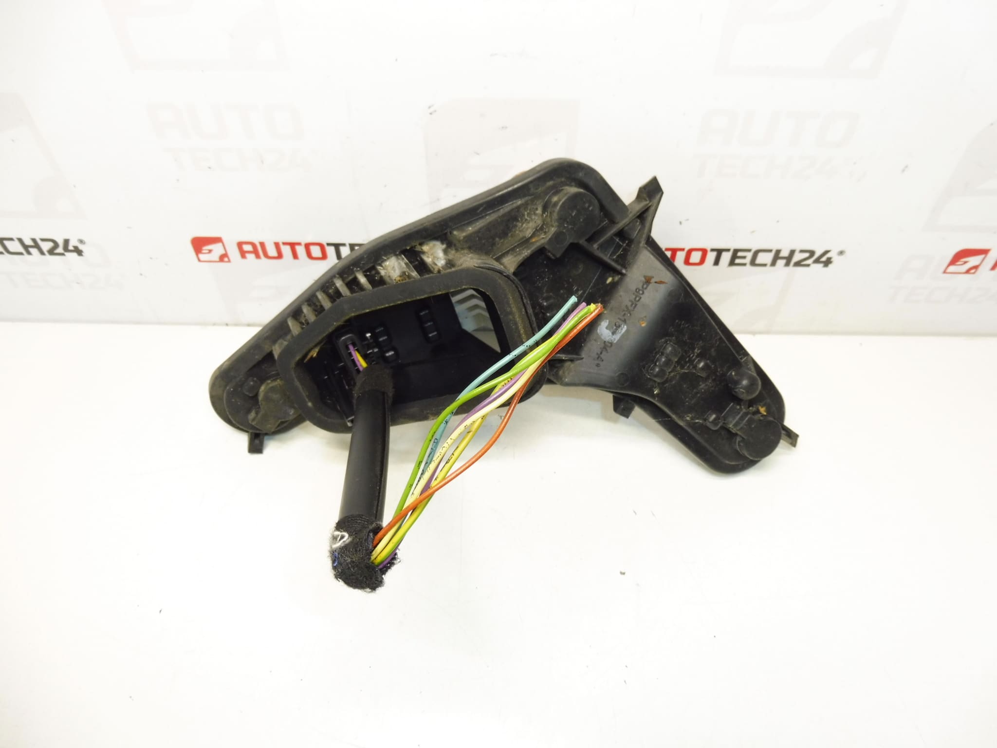 Patica žiaroviek zadnej pravej lampy Peugeot 207 9686565980 6351HQ – Obrázok 2