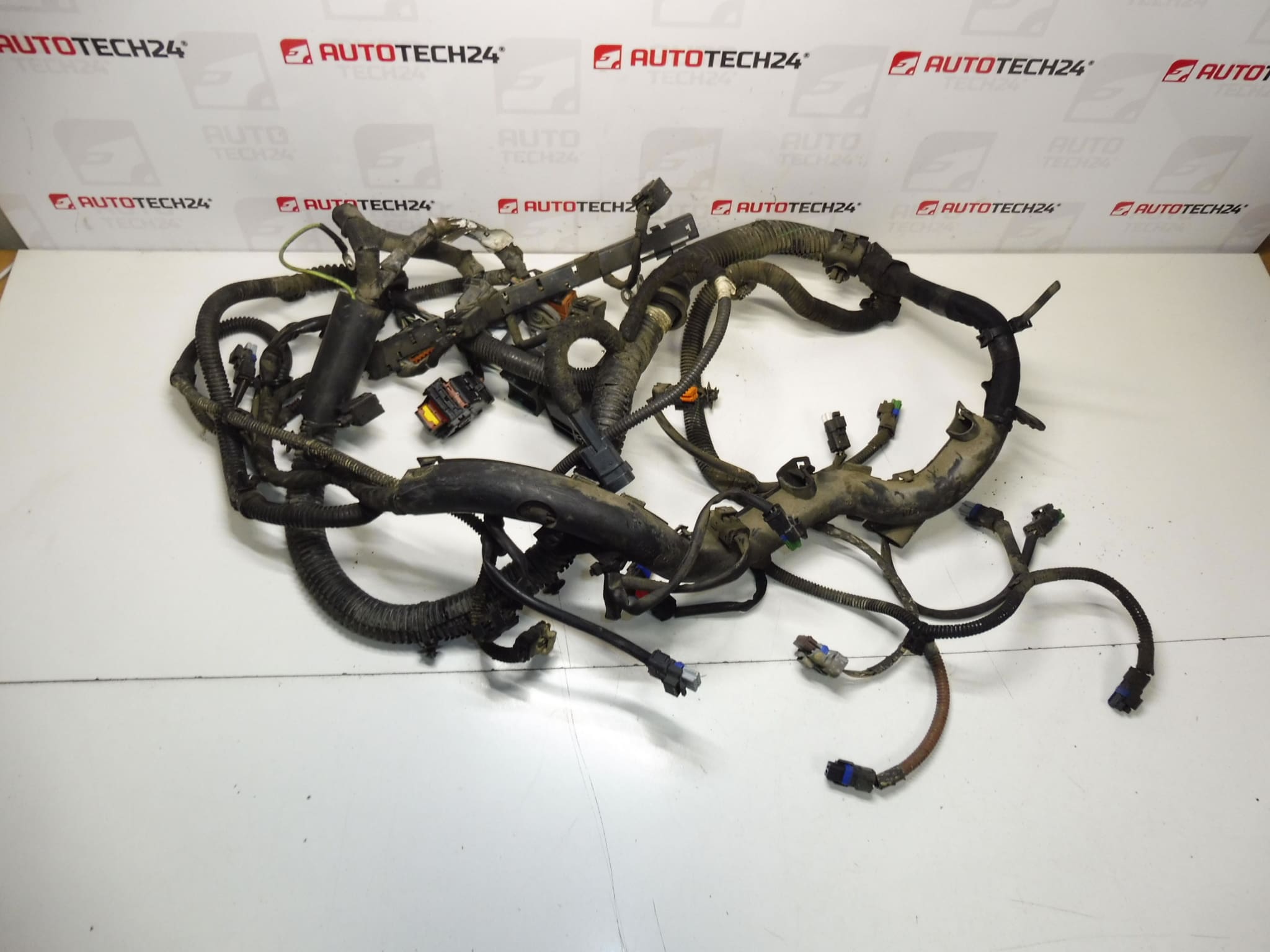 Kompletný motorový zväzok 2.0 HDI 100 KW Citroën Peugeot 1401048380 6569HZ