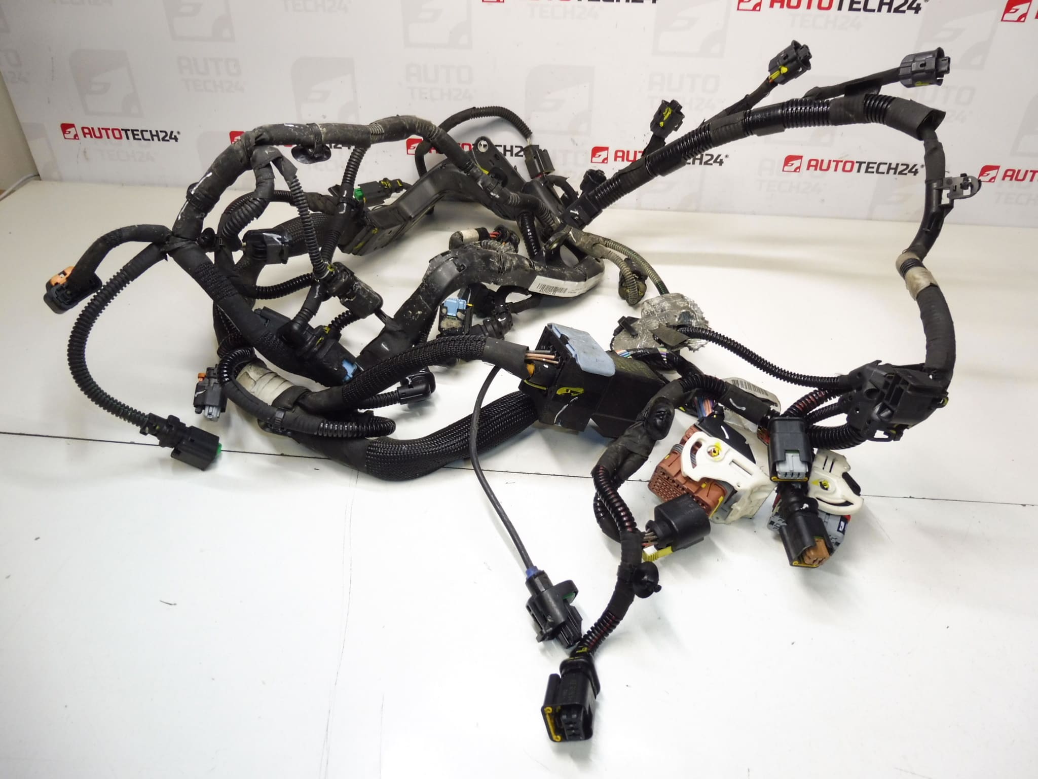 Hlavný motorový zväzok Citroën Peugeot 1.6 HDI 9803029180 9678305680 – Obrázok 2