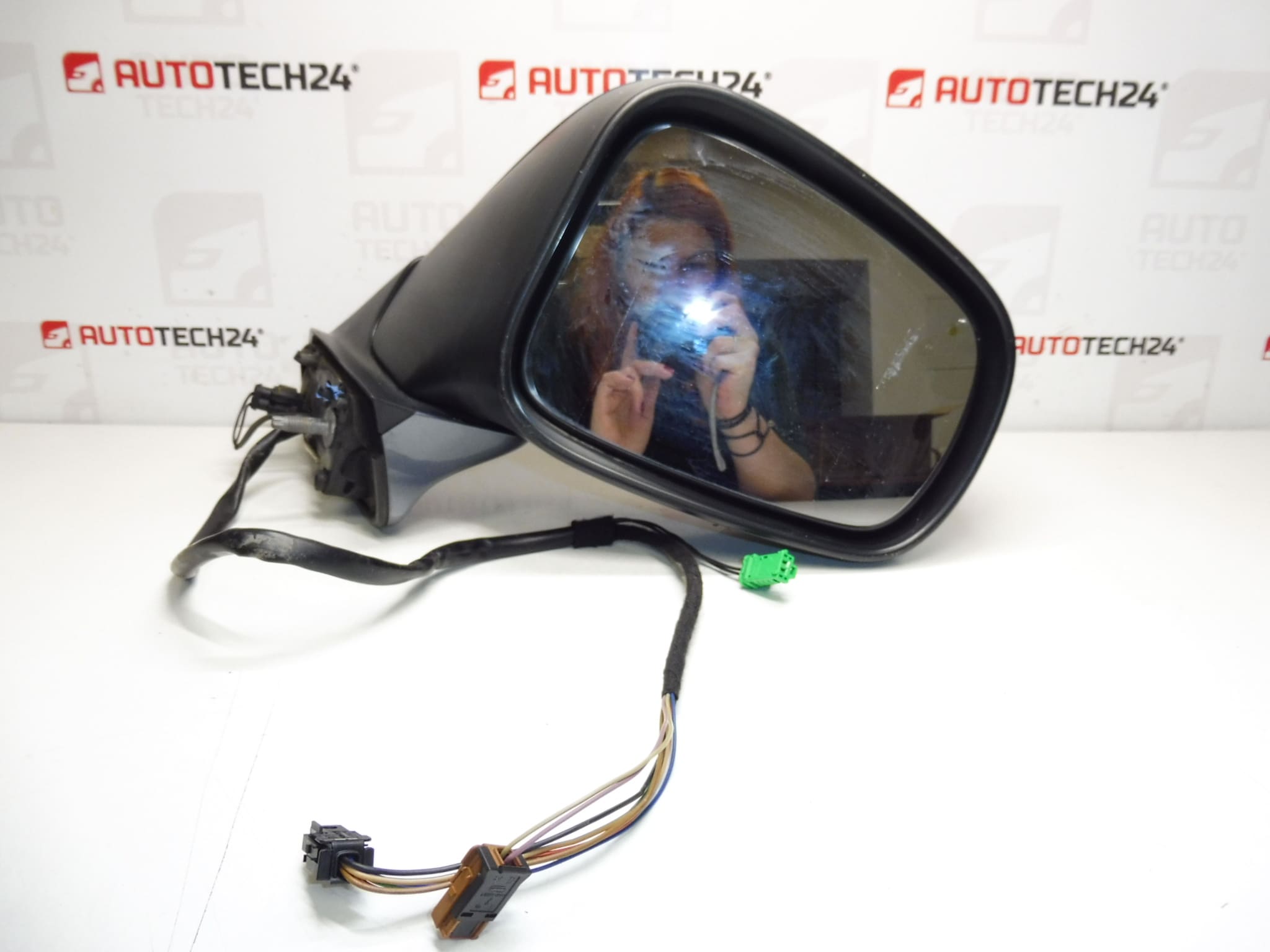 Pravé elektricky ovládané vyhrievané spätné zrkadlo EZW pre Citroën/Peugeot 14400785ZW 8154CR – Obrázok 2