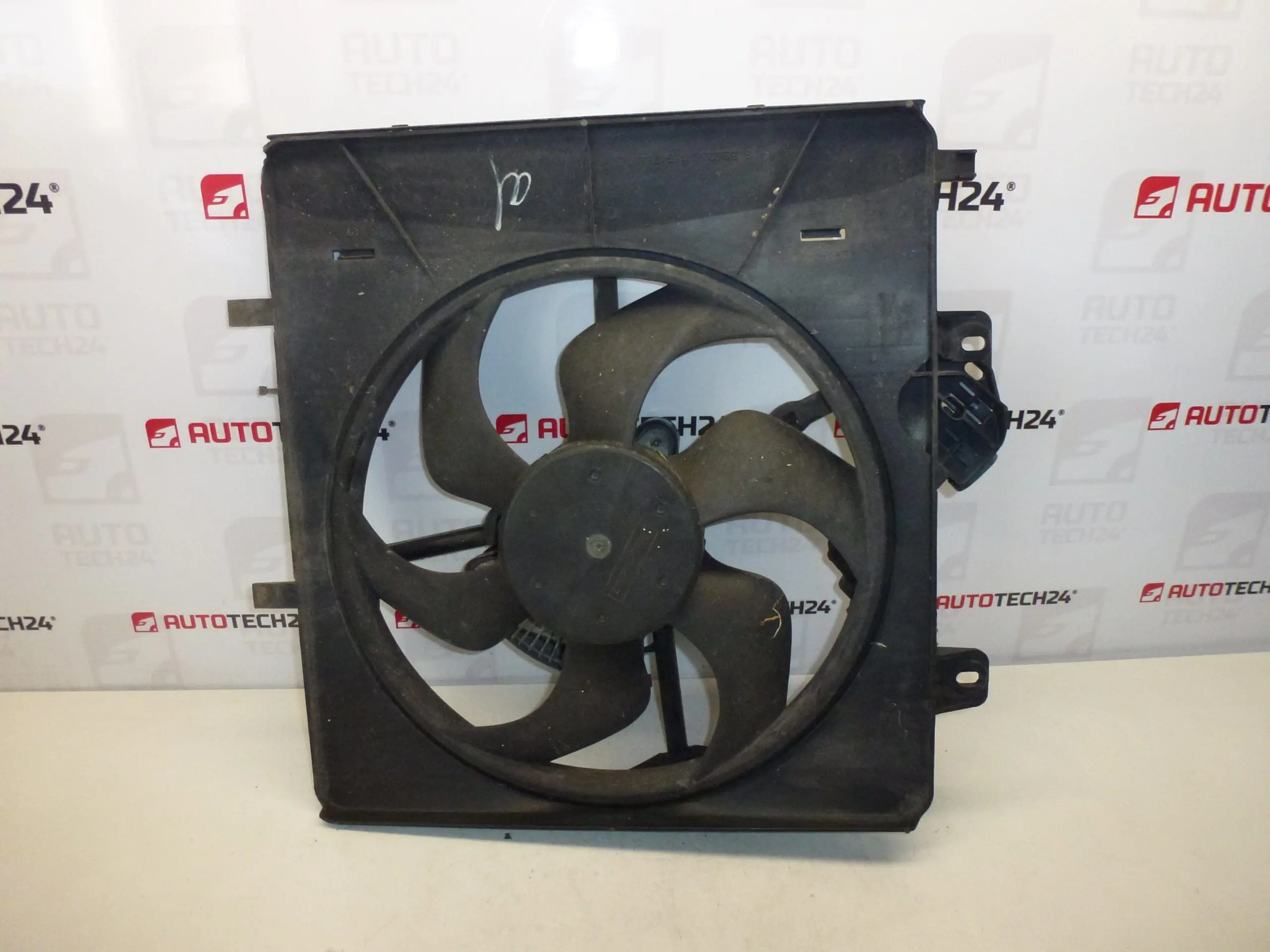 Ventilátor chladiča Citroën Peugeot 9652396280 1253E9 1253H3 1253C6 – Obrázok 2