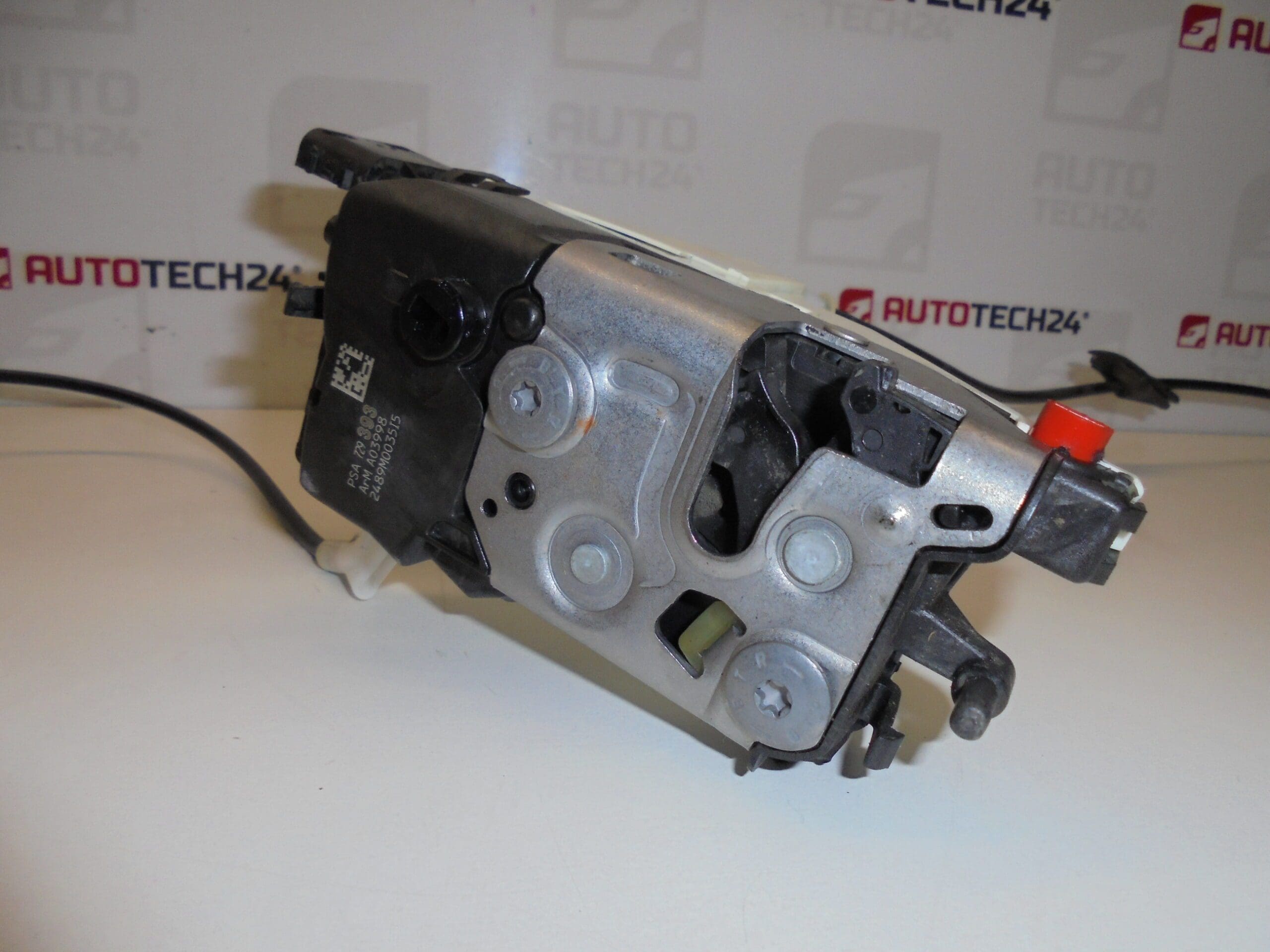 Zámok pravých zadných dverí Peugeot 308 9138Z3 9800617280