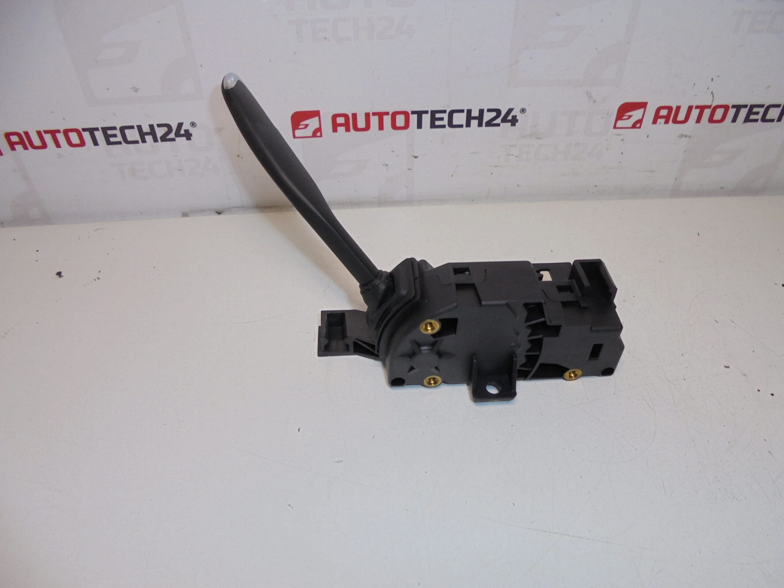 Radiaca páka Citroën C4 Picasso 96811352XT 98002210VV 2400FP