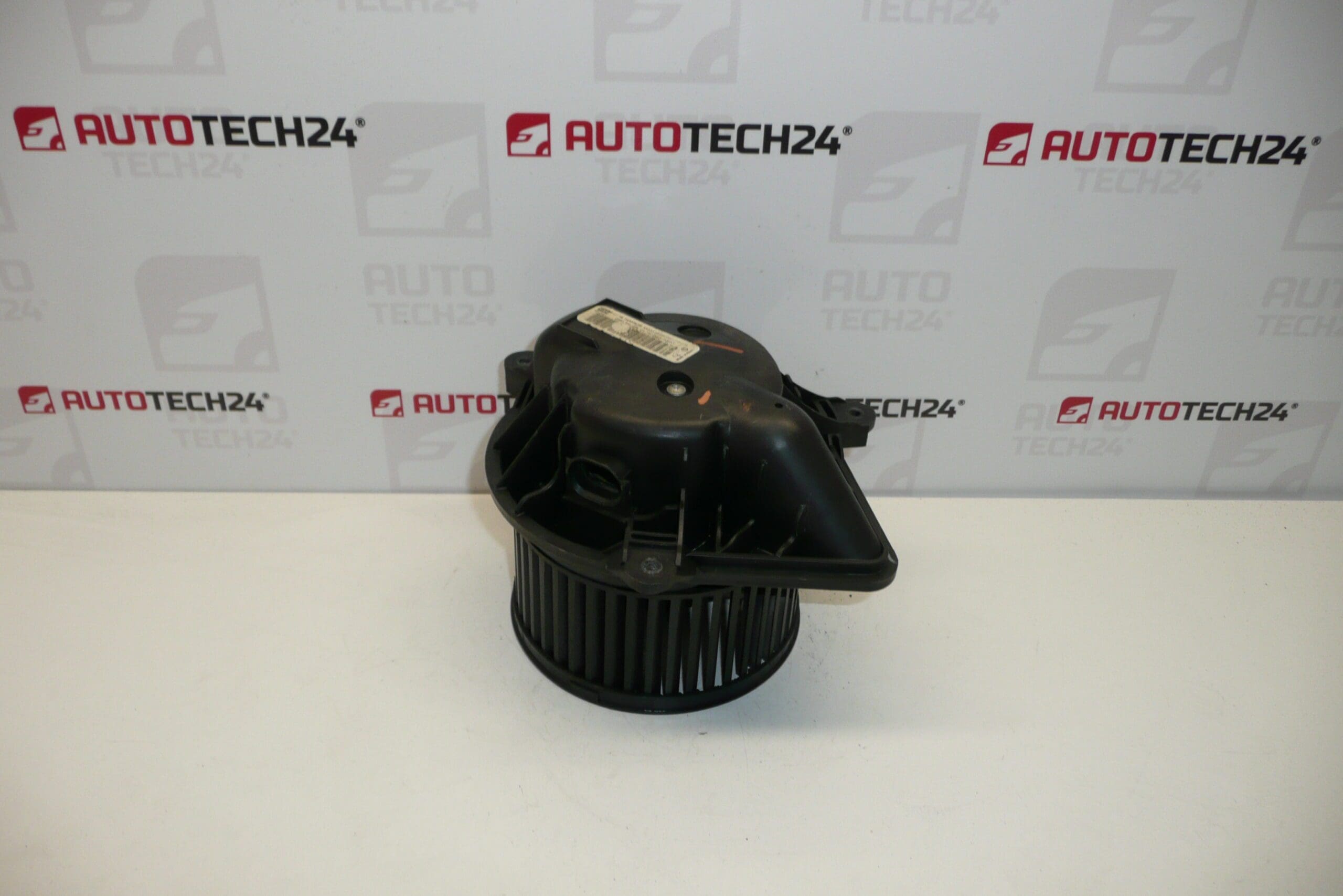 Ventilátor kúrenia Peugeot 406 607 659963H 6441K9