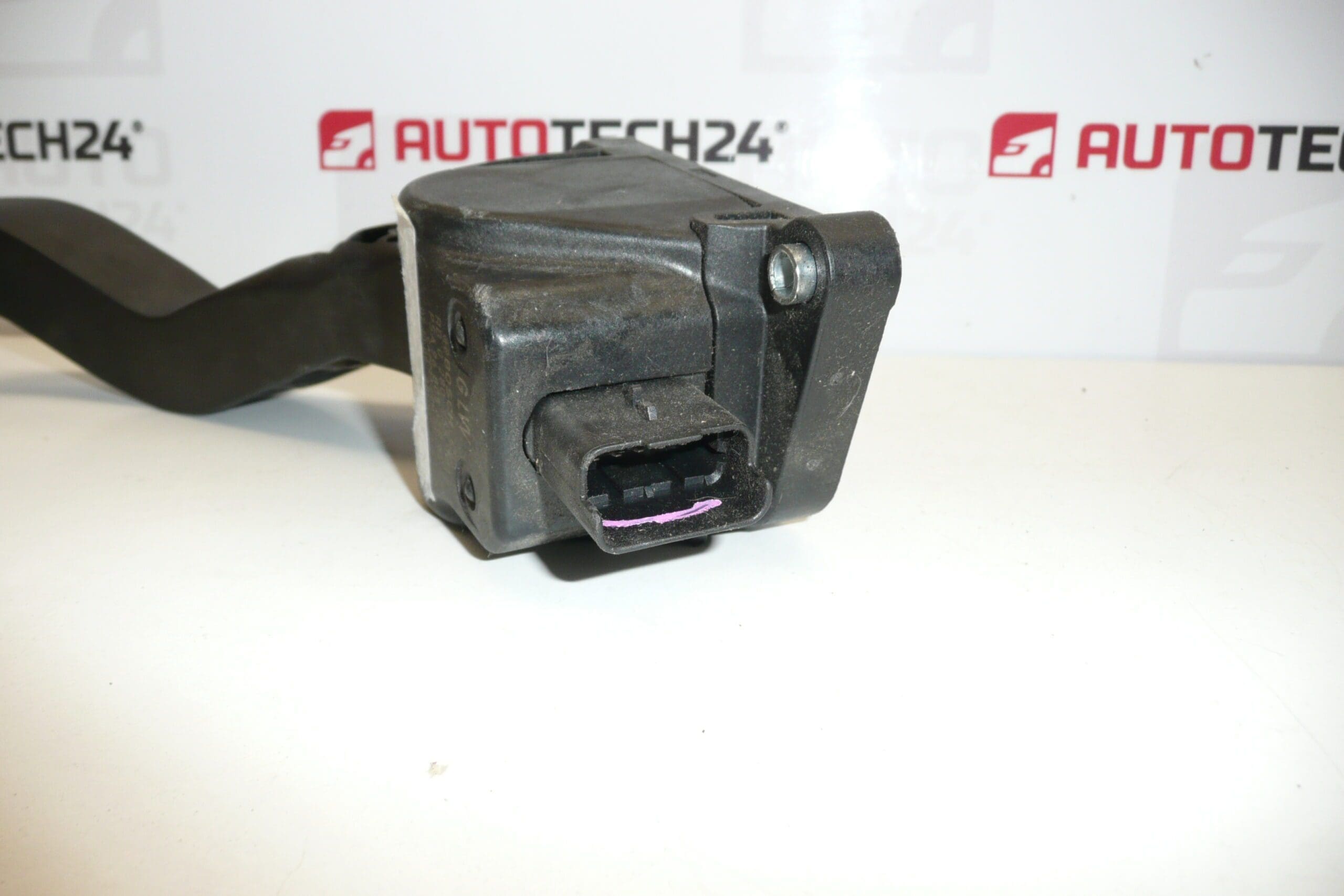 Plynový pedál Citroën Peugeot 0280755041 9680565880 1601T6