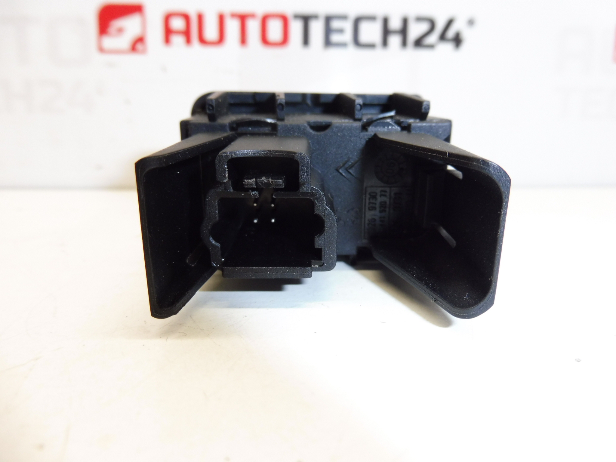 Ovládač strešného okna Citroën Peugeot 96441520XT 6554L2