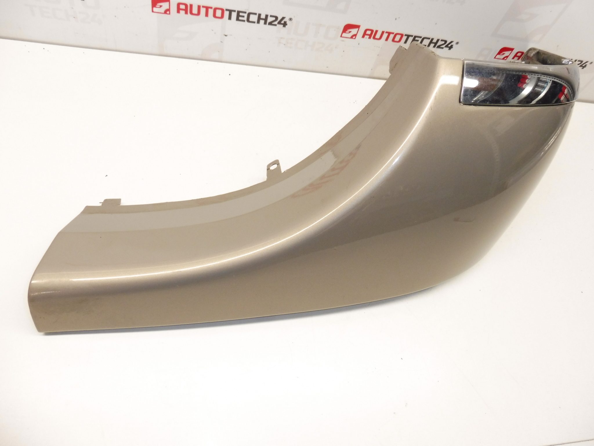 Pravá lišta s chrómom zadného nárazníka Citroën Xsara Picasso KDDC 7452CT