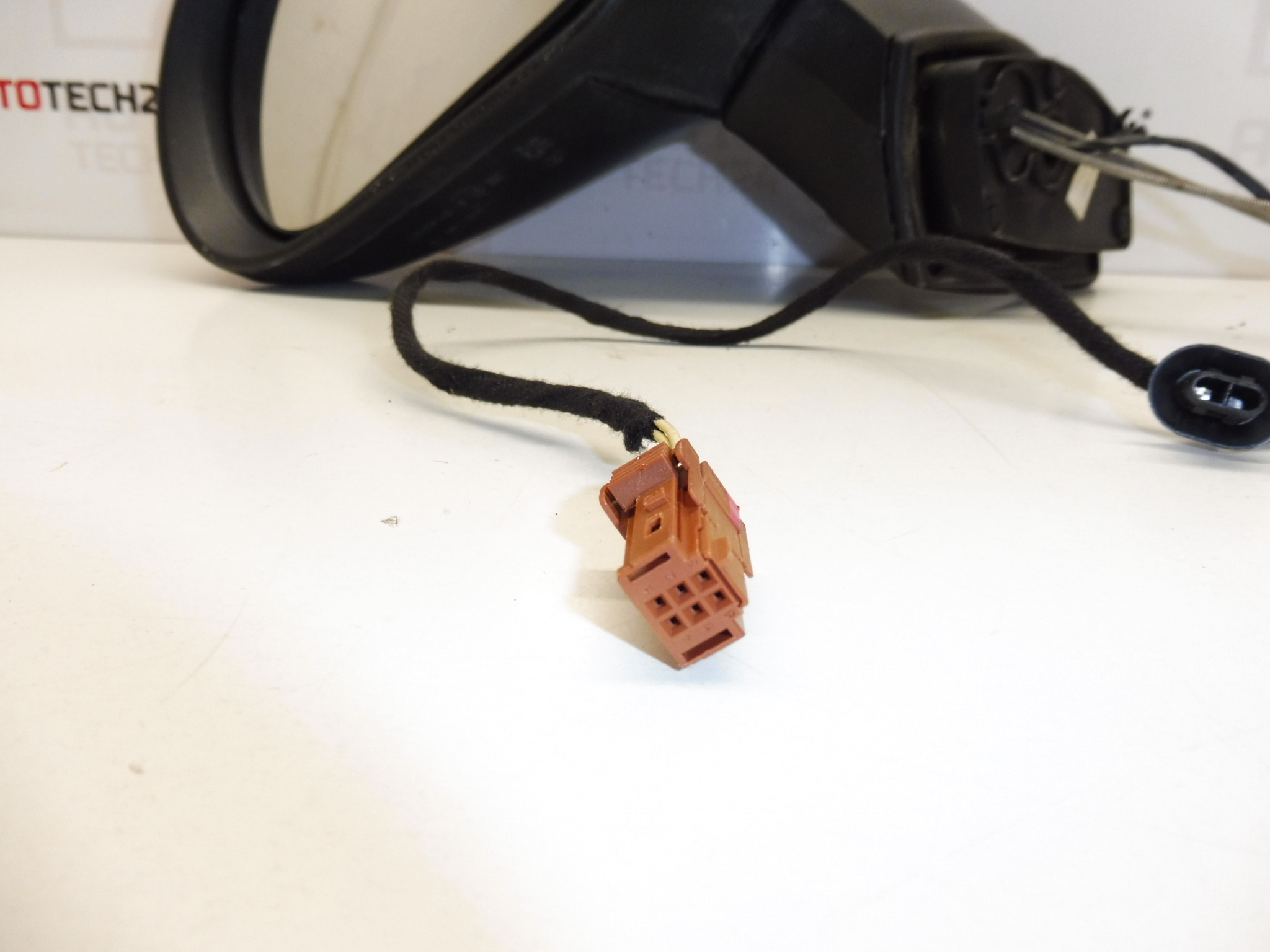 Ľavé zrkadlo Peugeot 207 KKNB 96805881XT 8149ZE