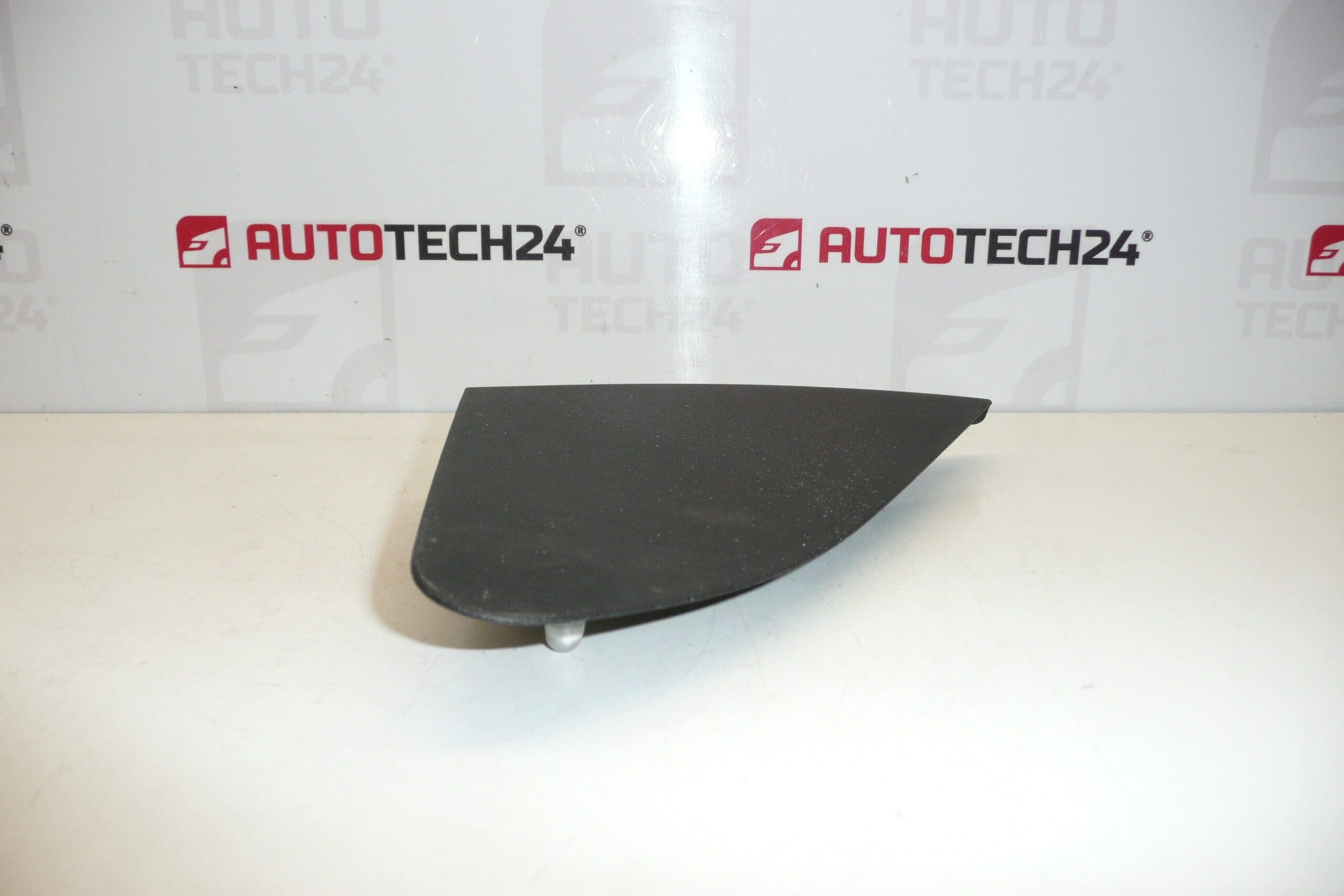 Krytka pravého blatníka Citroën C1 Peugeot 107 60117-0H020 8120Q7
