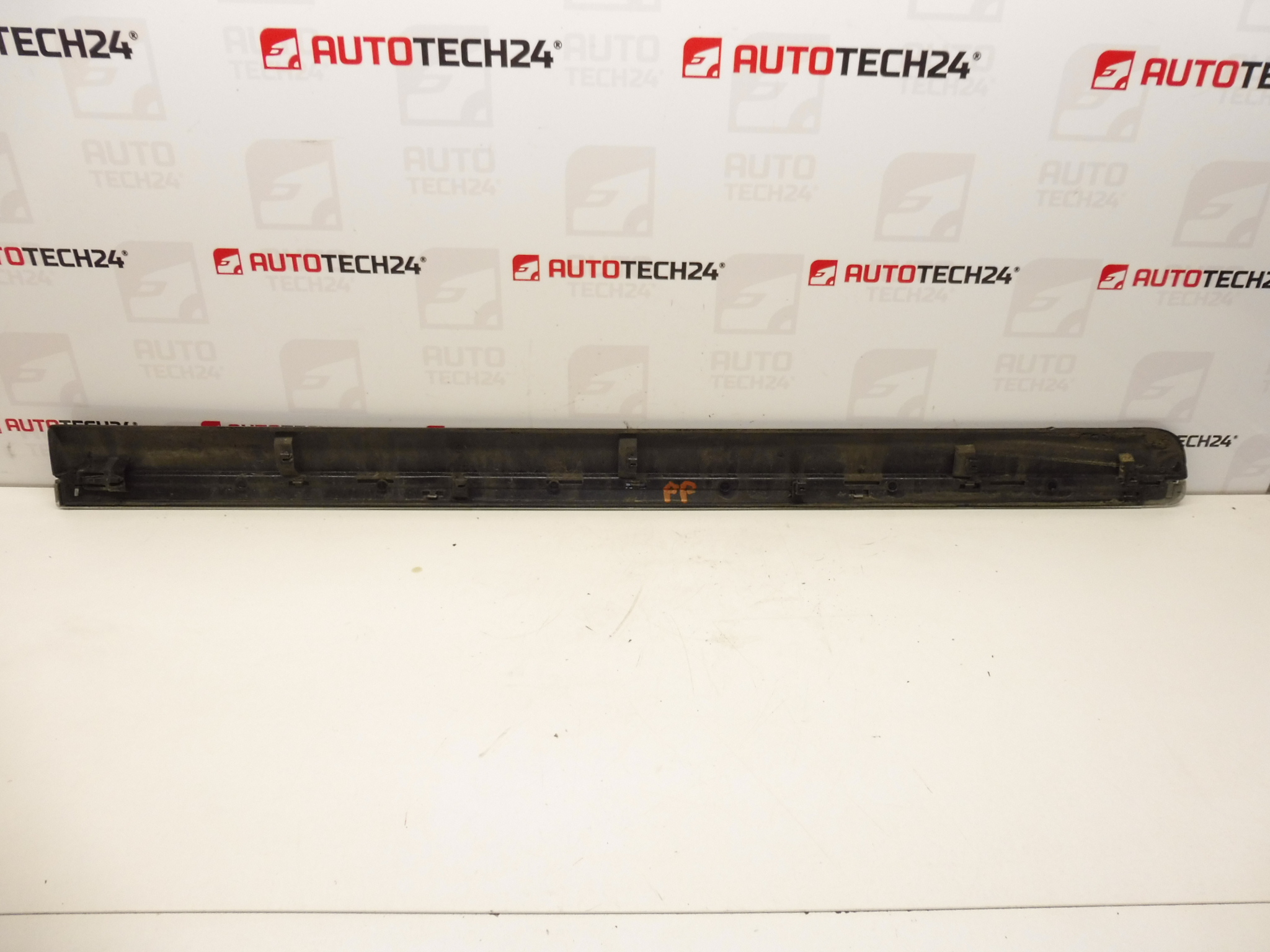 Lišta pravých predných dverí Citroen C8 Peugeot 807 EYJ 1401028477 8545GJ