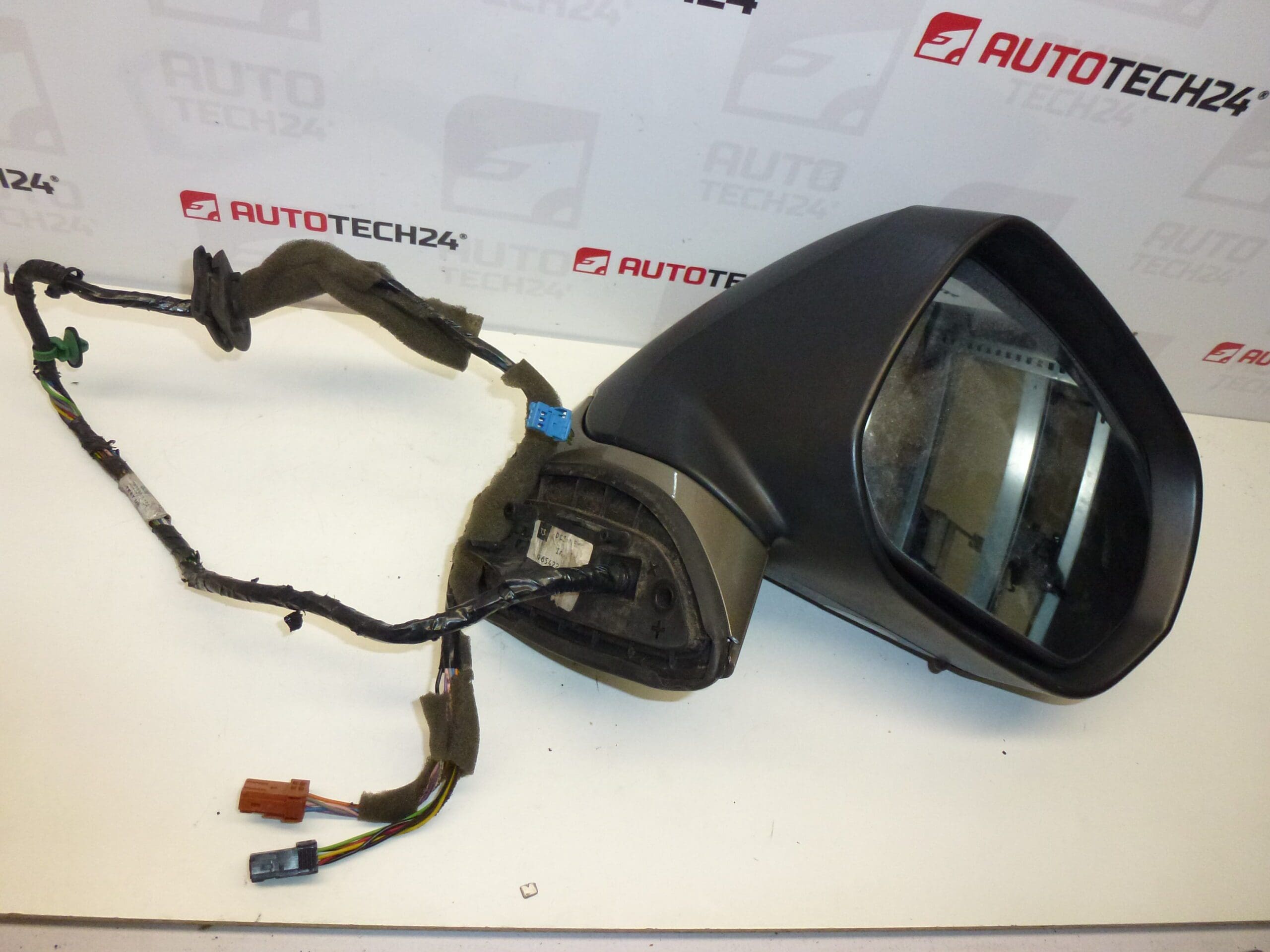 Pravé zrkadlo Citroën C4 Picasso 96542245XT 8153H3