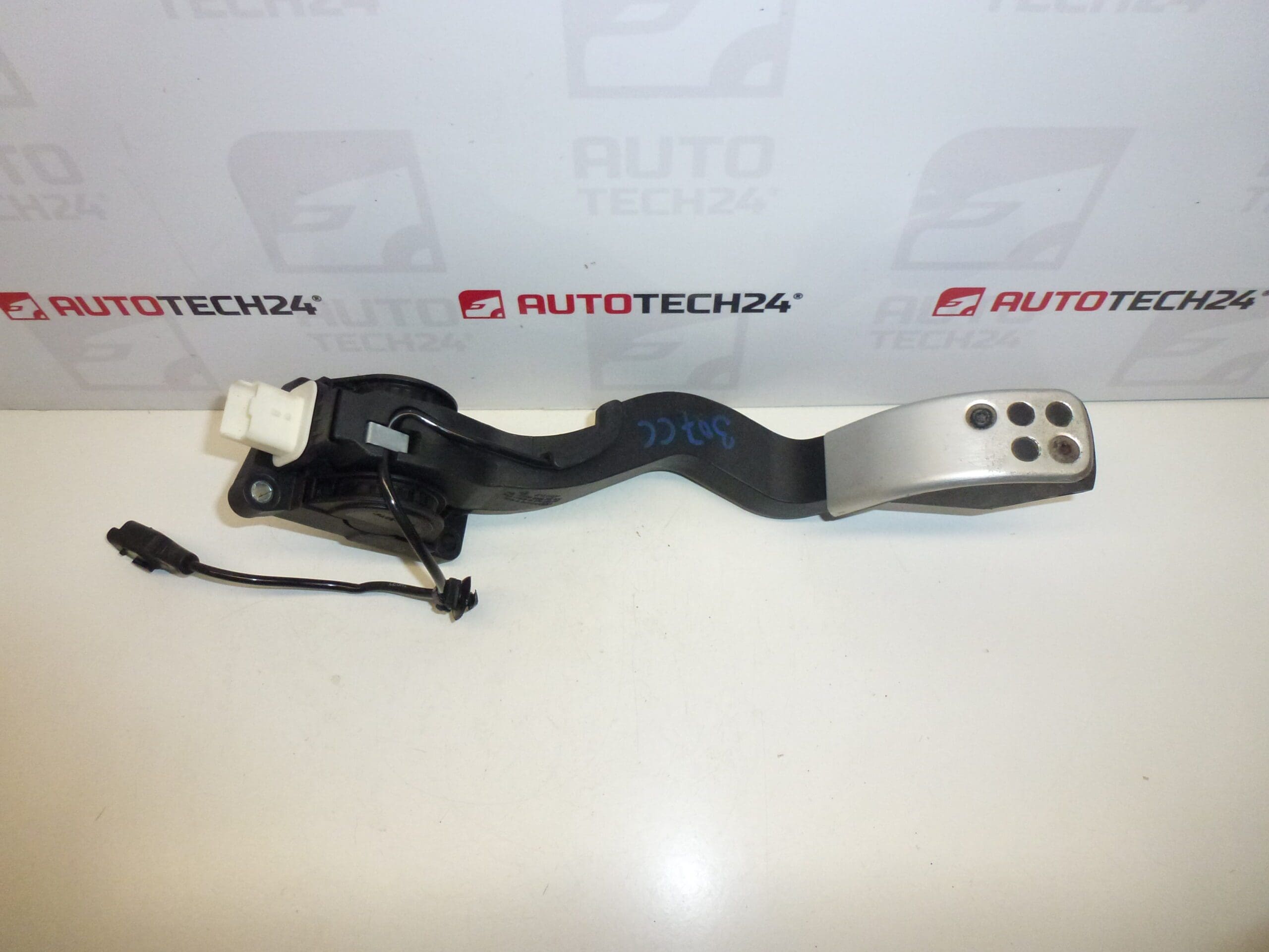 Plynový pedál Peugeot Bosch 0280755046 9657395877 1601R2