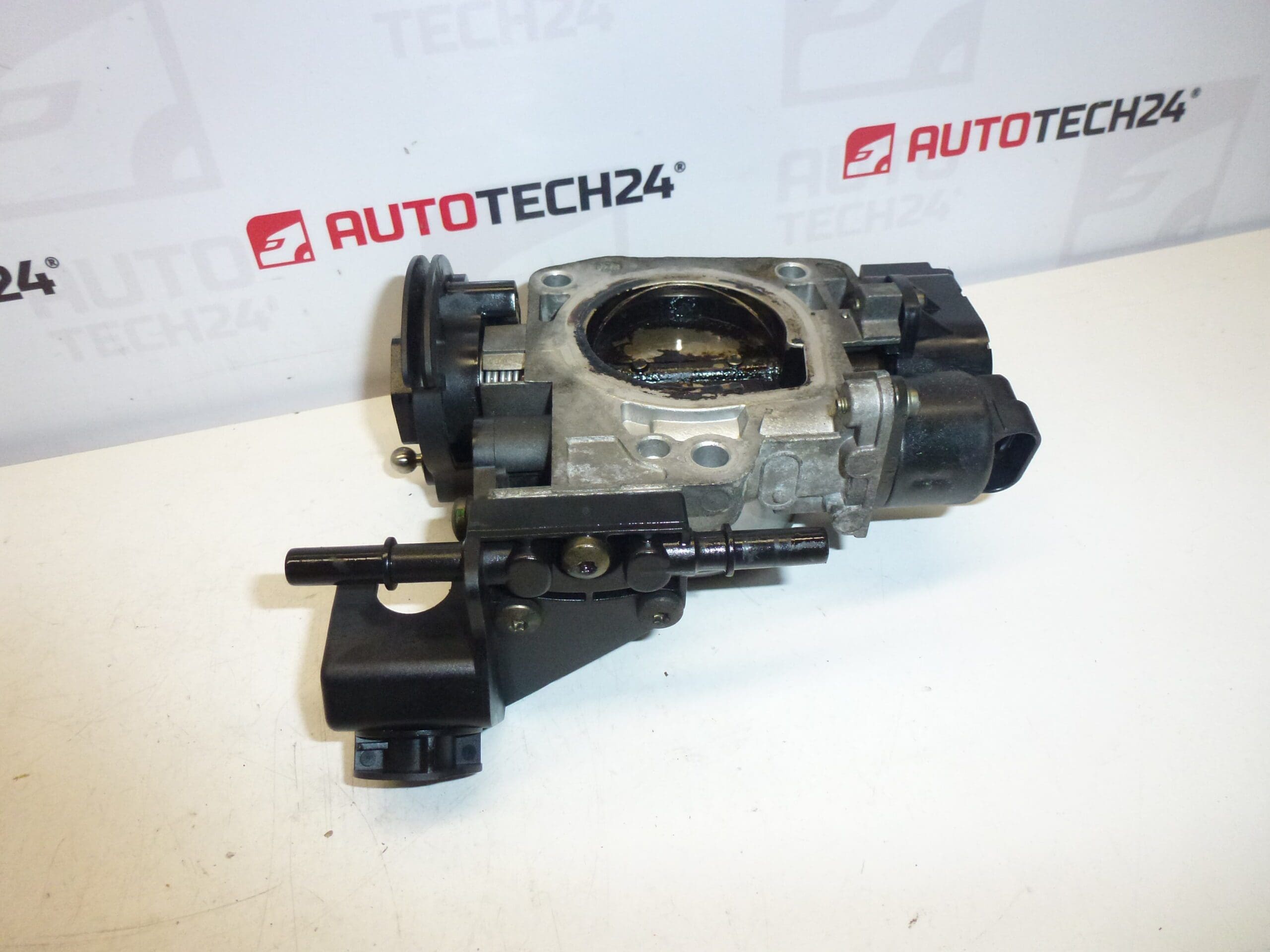 Škrtiaca klapka Citroën Peugeot 1.8 a 2.0 1635R4 1635V1