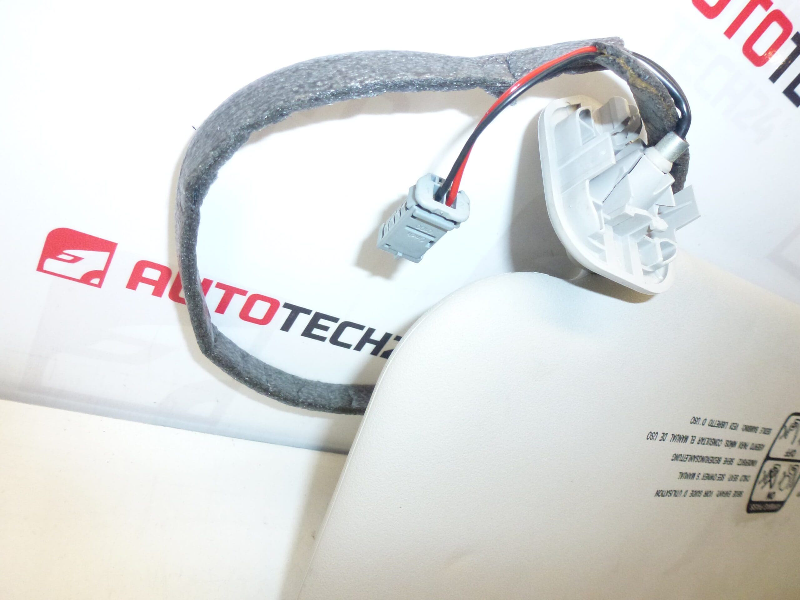 Pravá slnečná clona Citroën Peugeot 8143GC