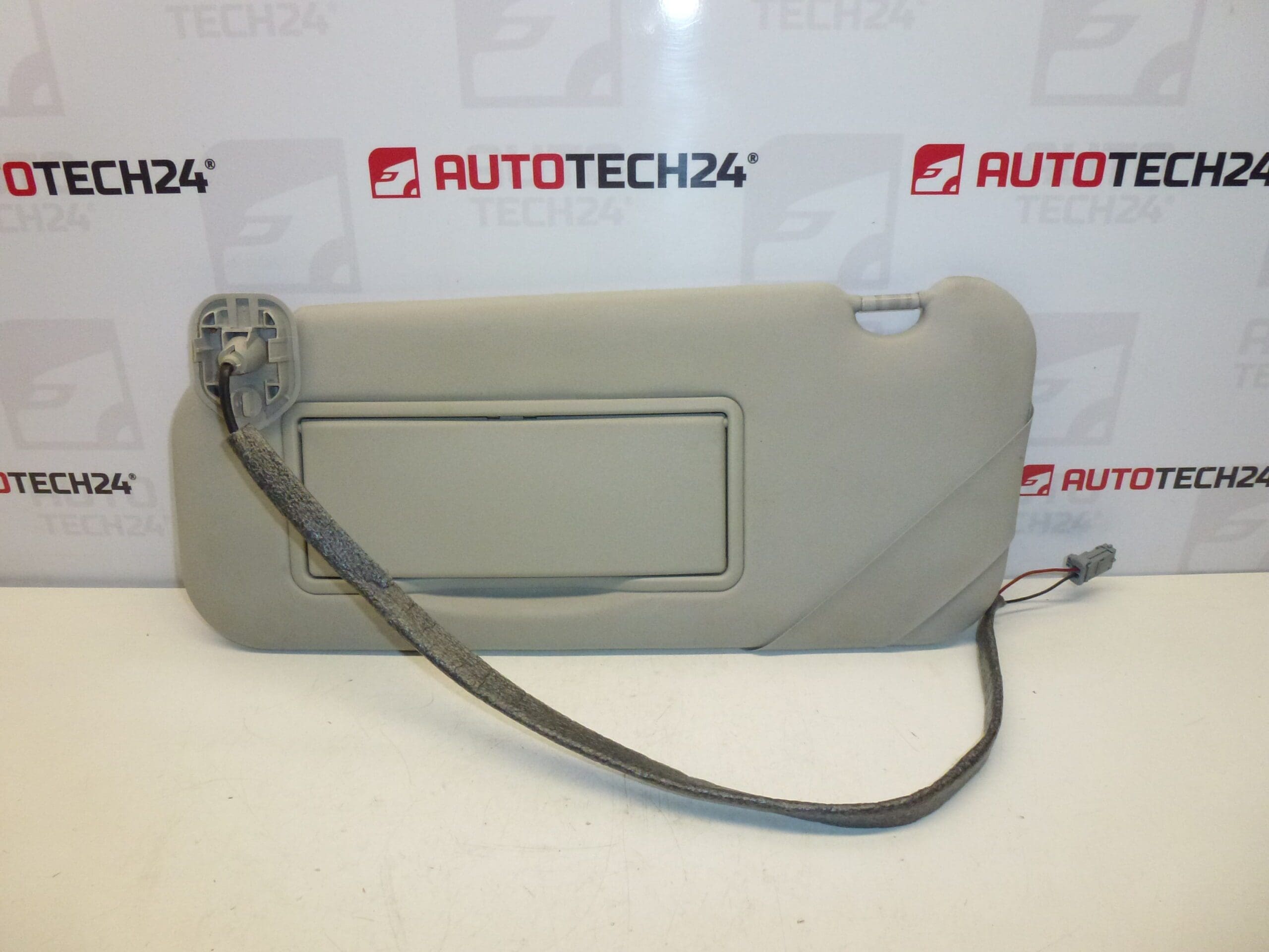 Slnečná clona Citroën Peugeot vodiča 8143NA