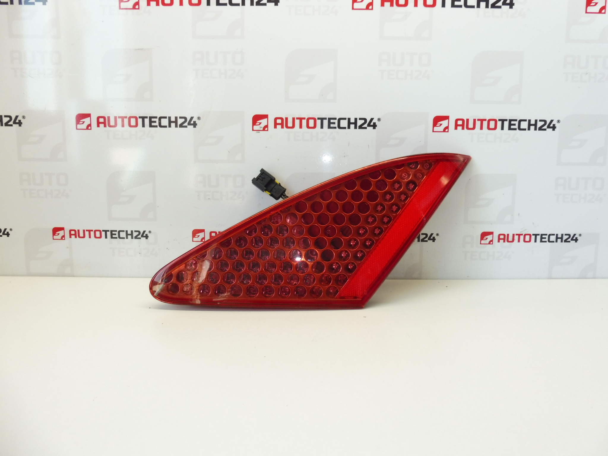 Zadná lampa vnútorná Peugeot 307 CC 964130008JE 6351S4