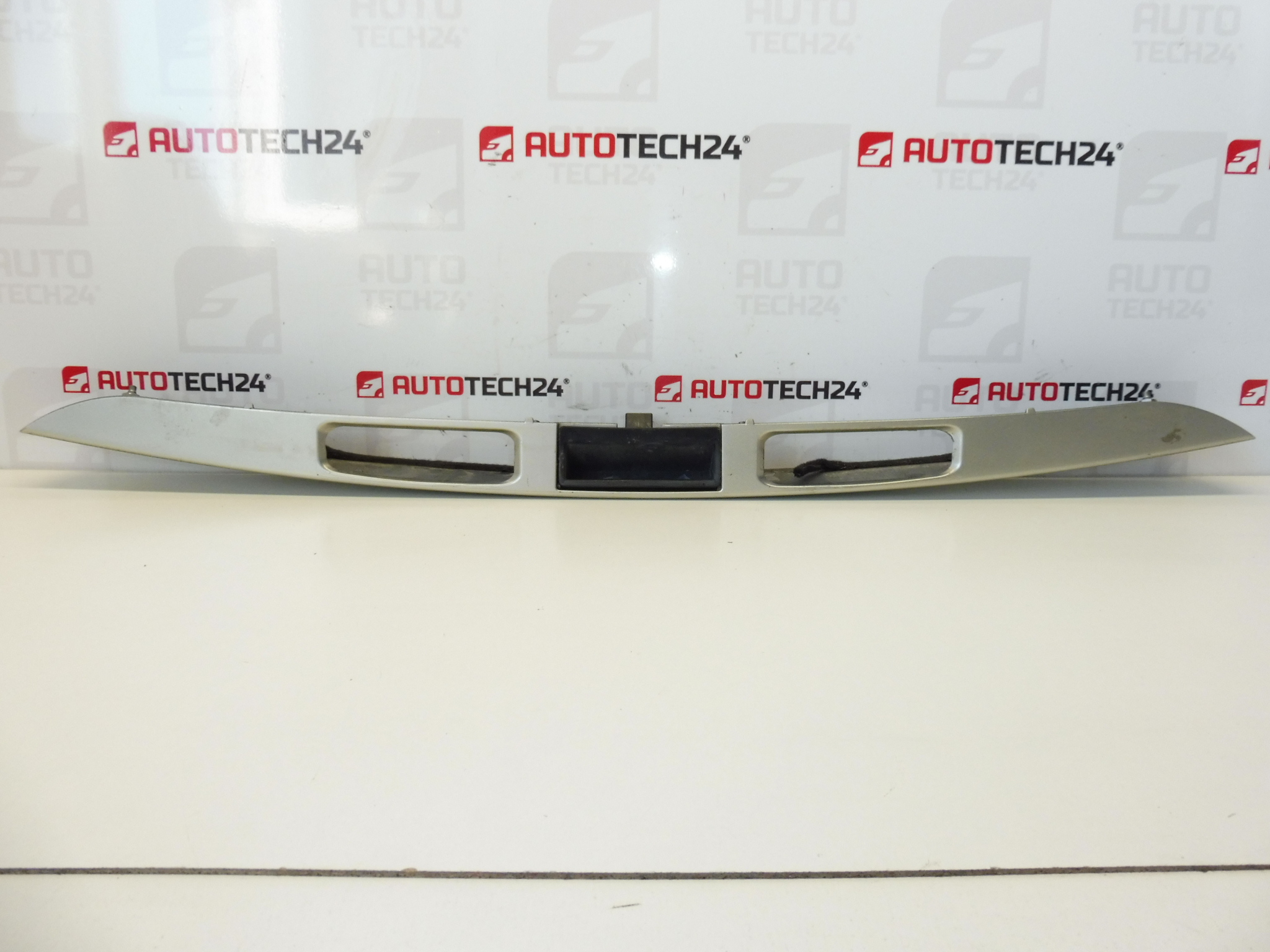 Madlo Peugeot 207 hatchback ETSC 8742L0