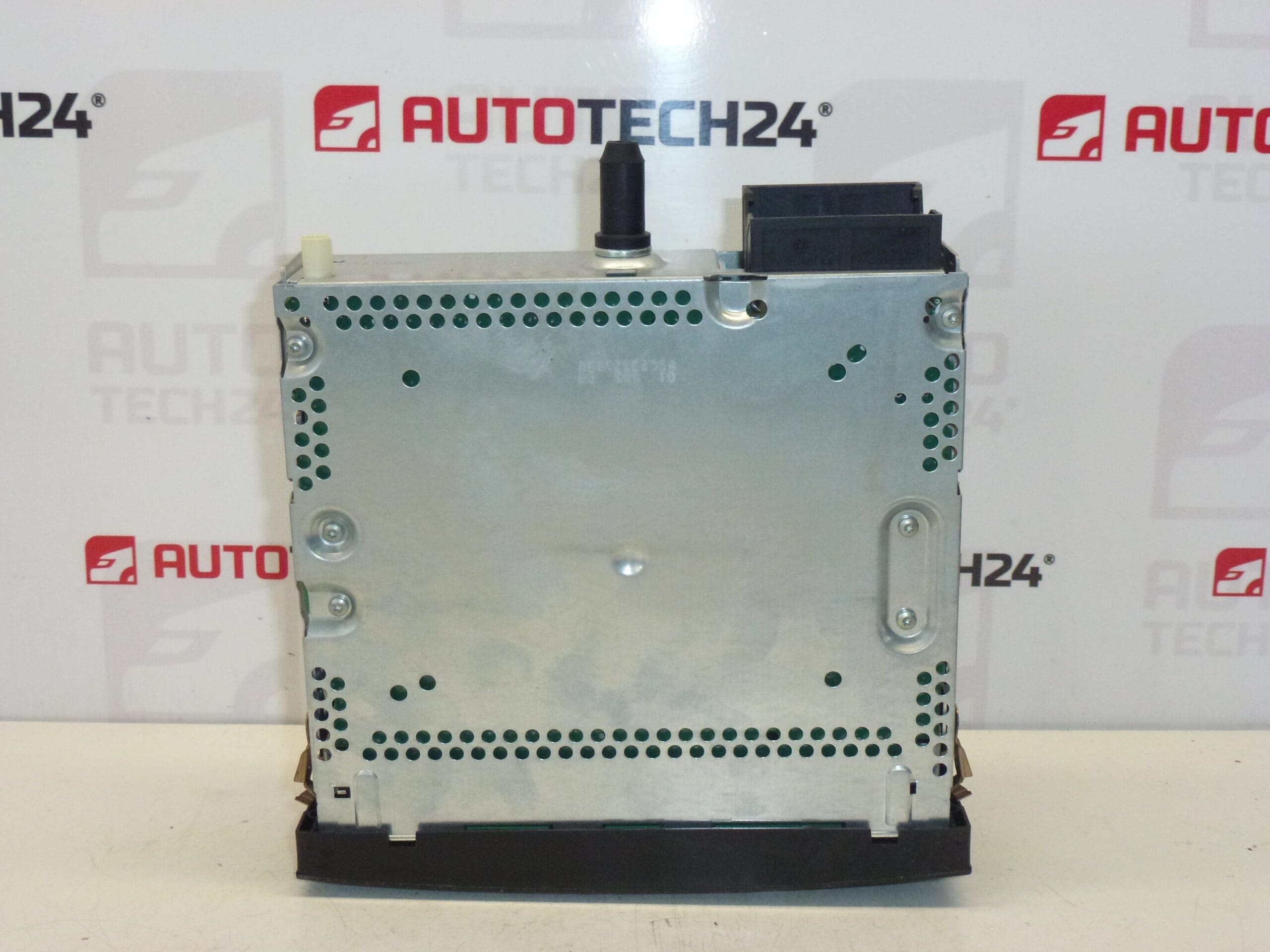 Autorádio s CD MP3 Citroën Peugeot 96662670XT
