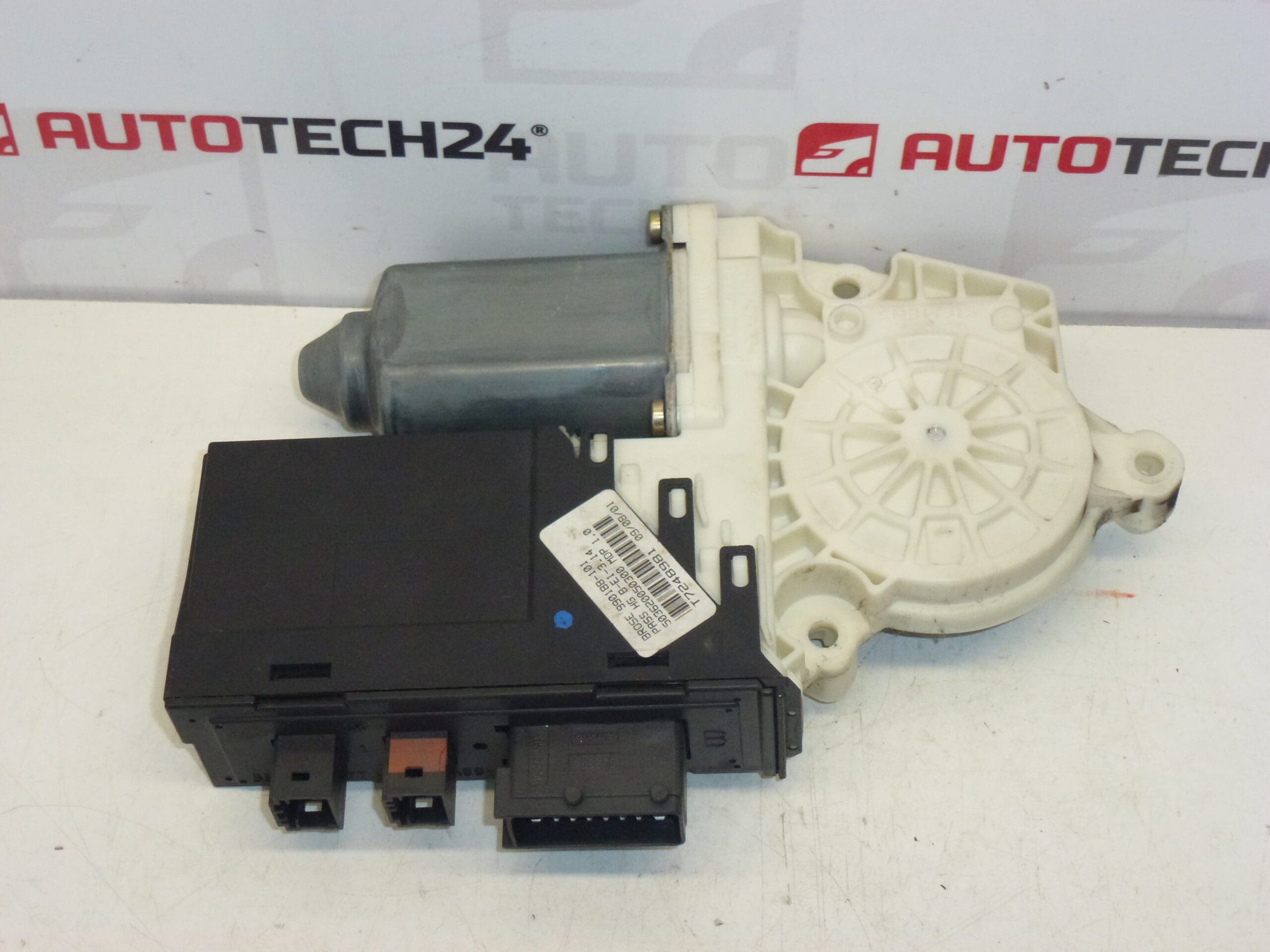 Motor sťahovania pravého predného okna Citroën C5 9637541380 9222P4
