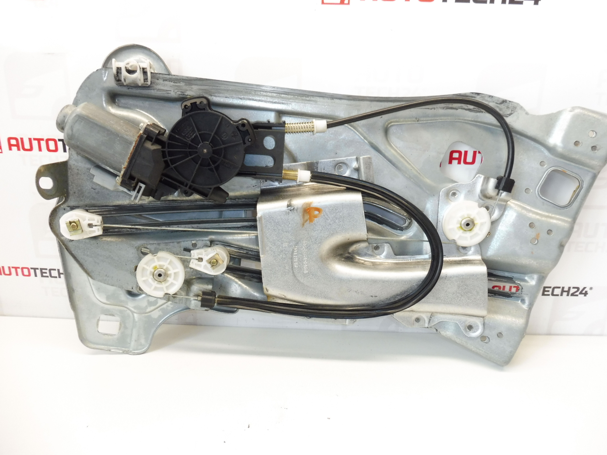 Sťahovanie pravého zadného okna Peugeot 307 CC 9651535980 922497