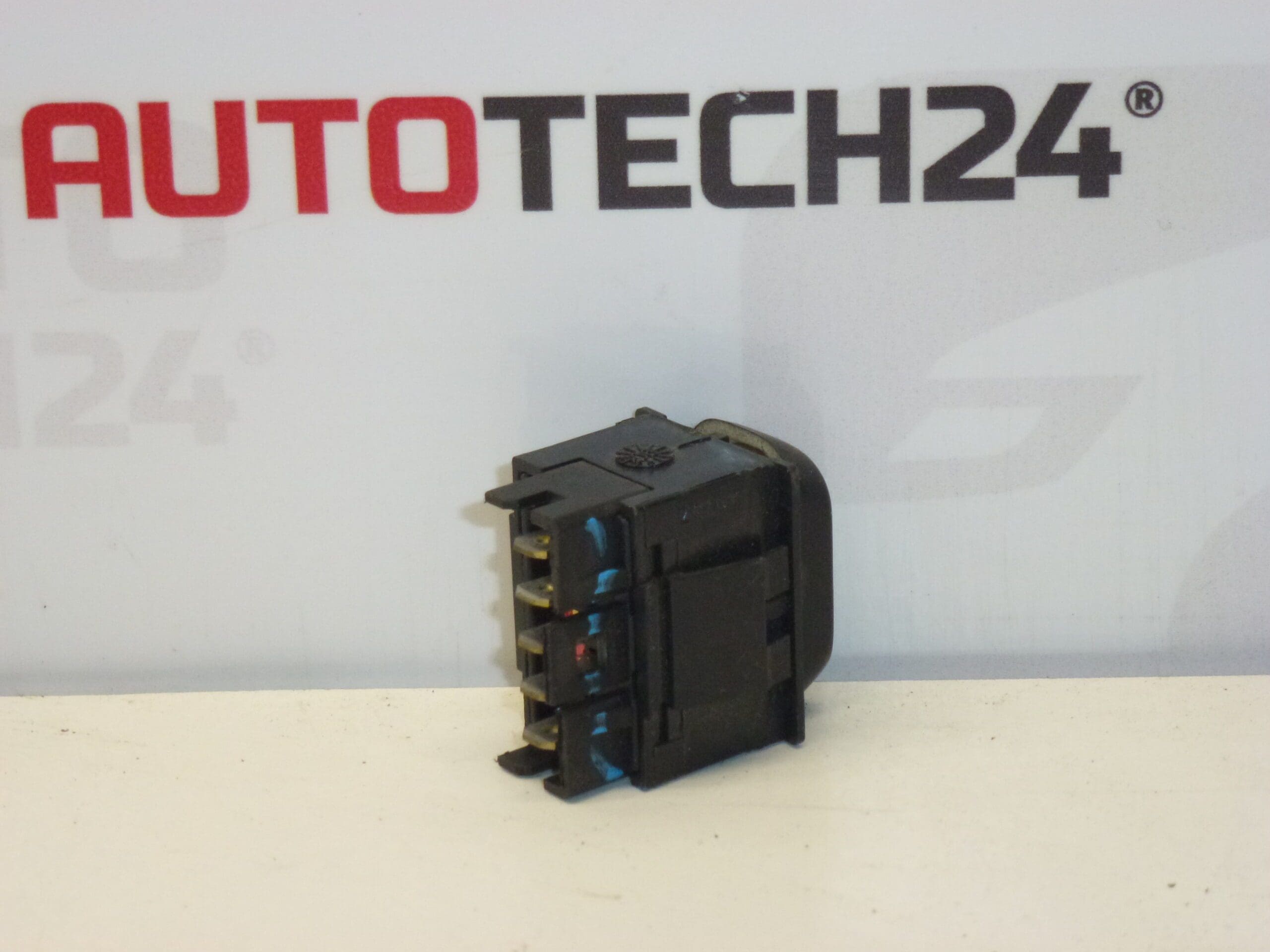 Ovládač okna Citroën Xsara 6552NW