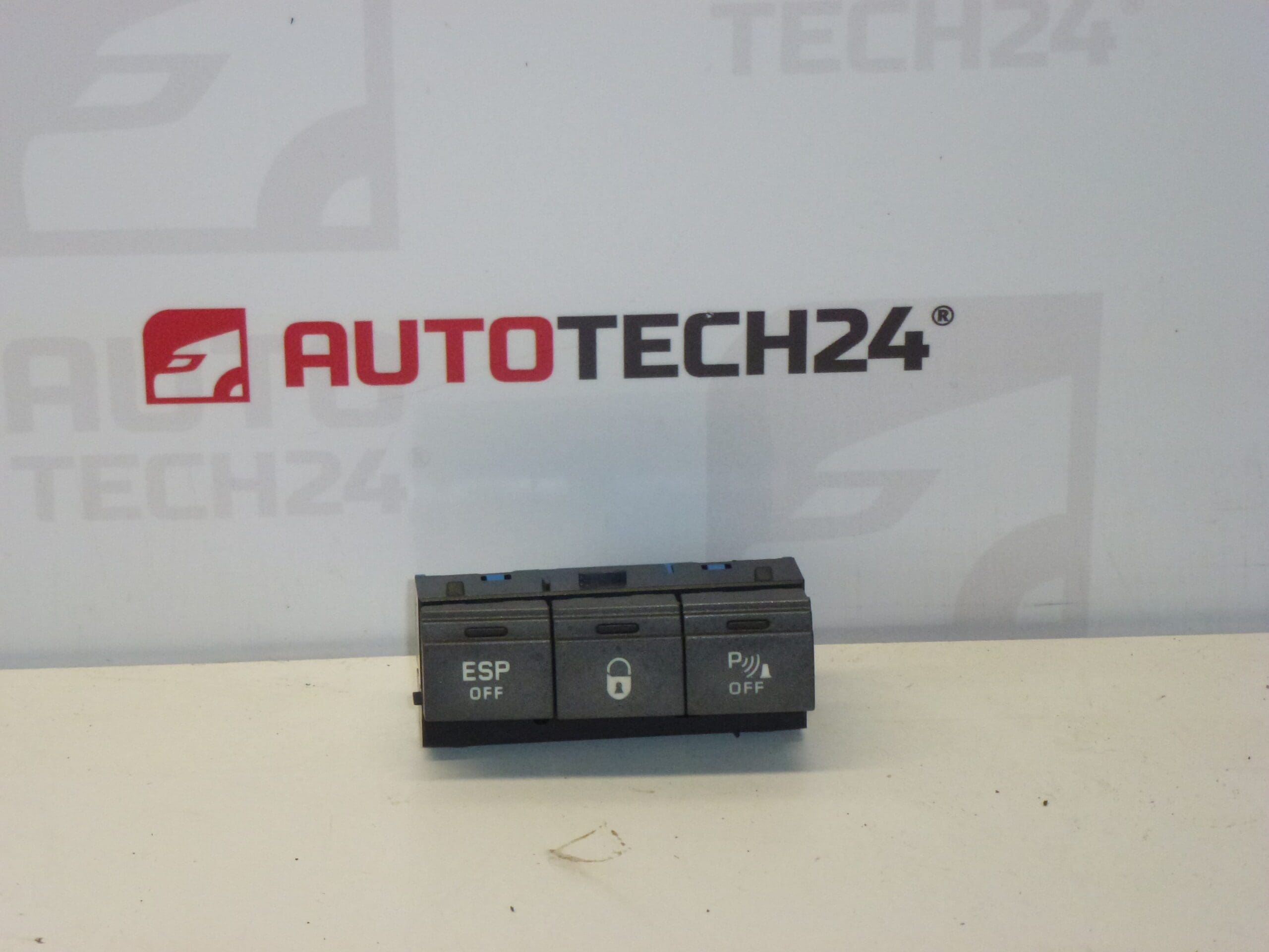 Spínač ESP, PDC, centrál Citroën C5 II 96498317YW 6554JF