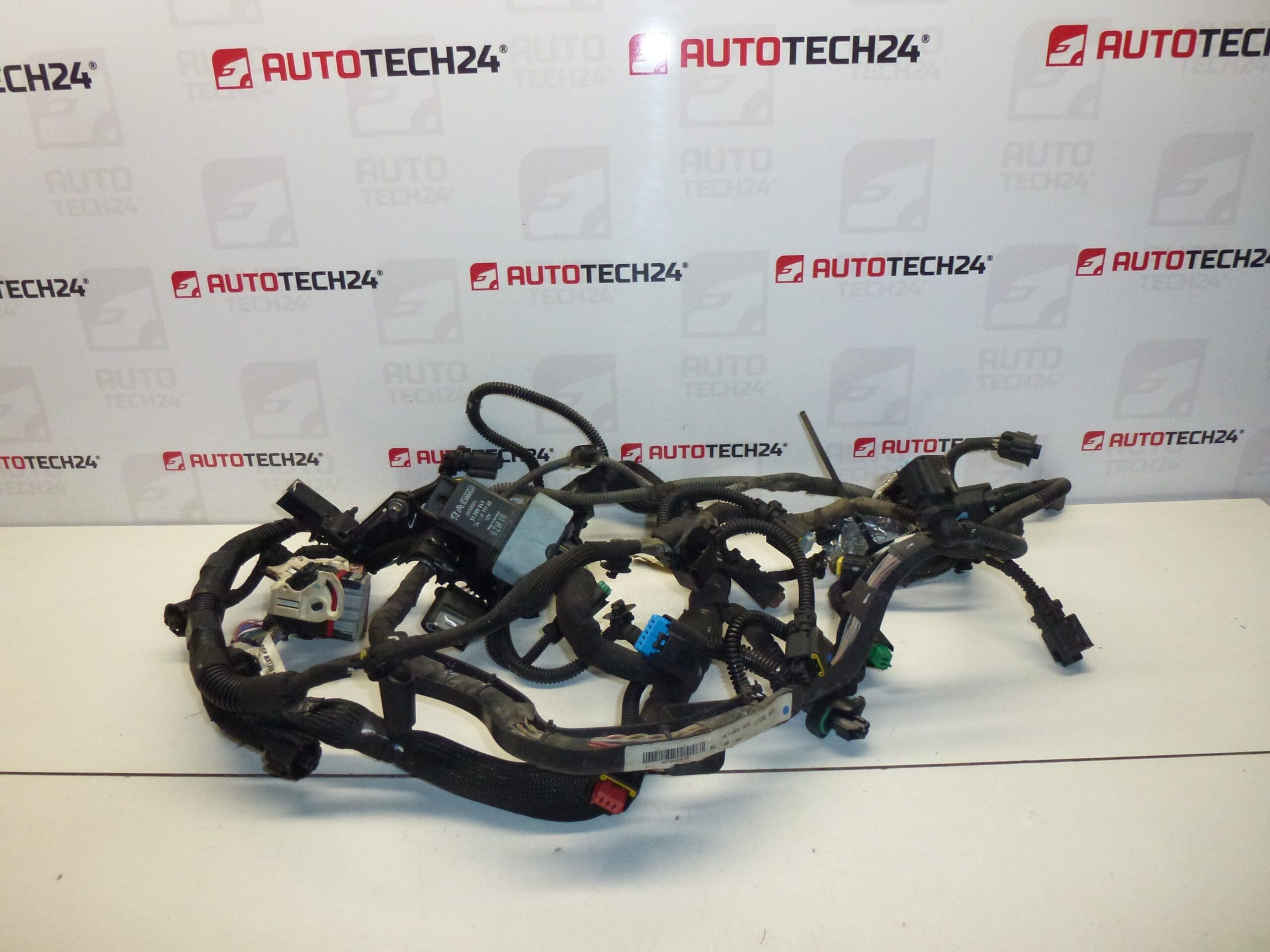 Zväzok motora Citroën Peugeot 1.4HDI 8HR 9675234280