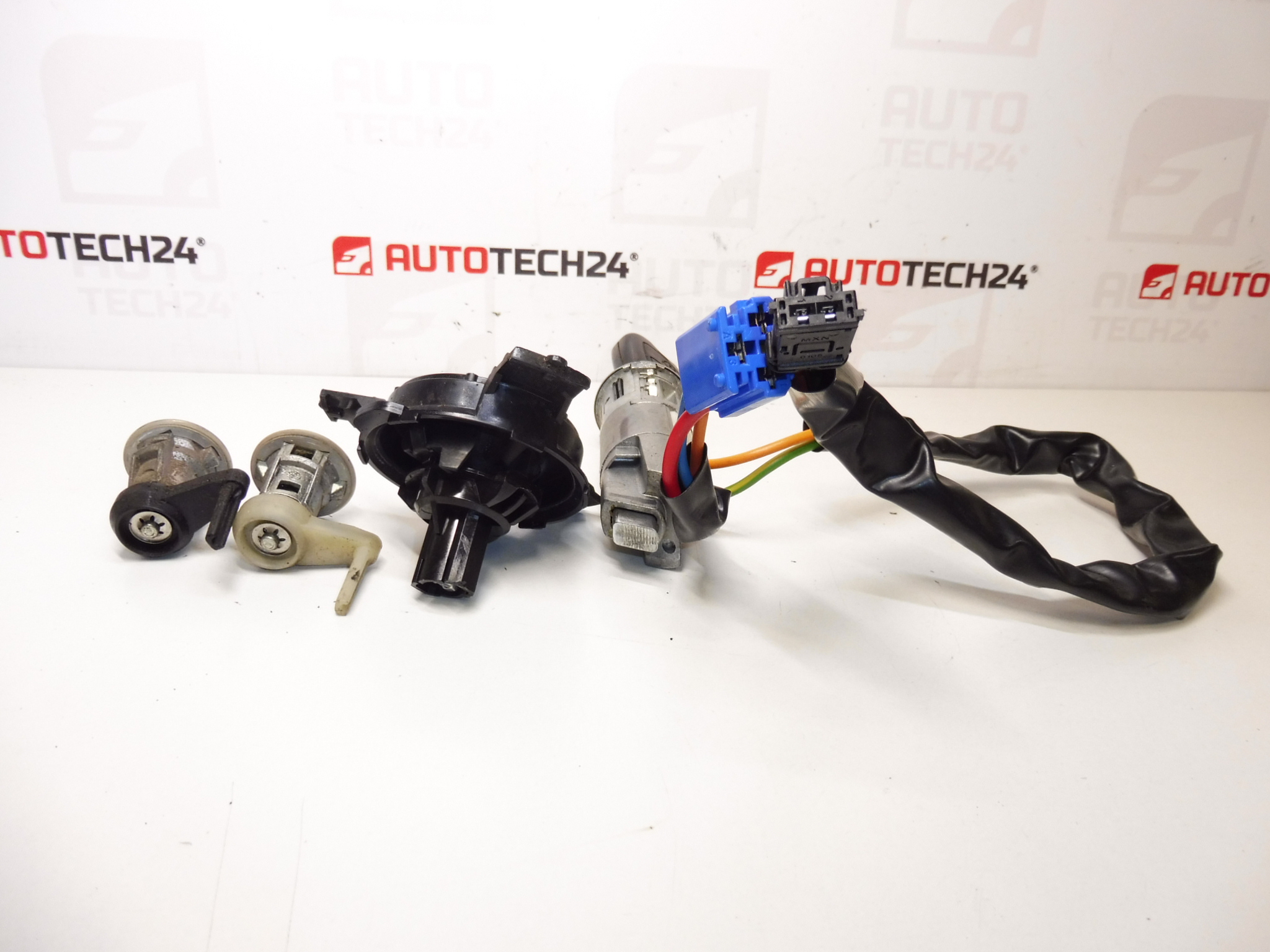 Súprava zámkov Peugeot 206 206+ 1 kľúč 4162NR 4162EZ