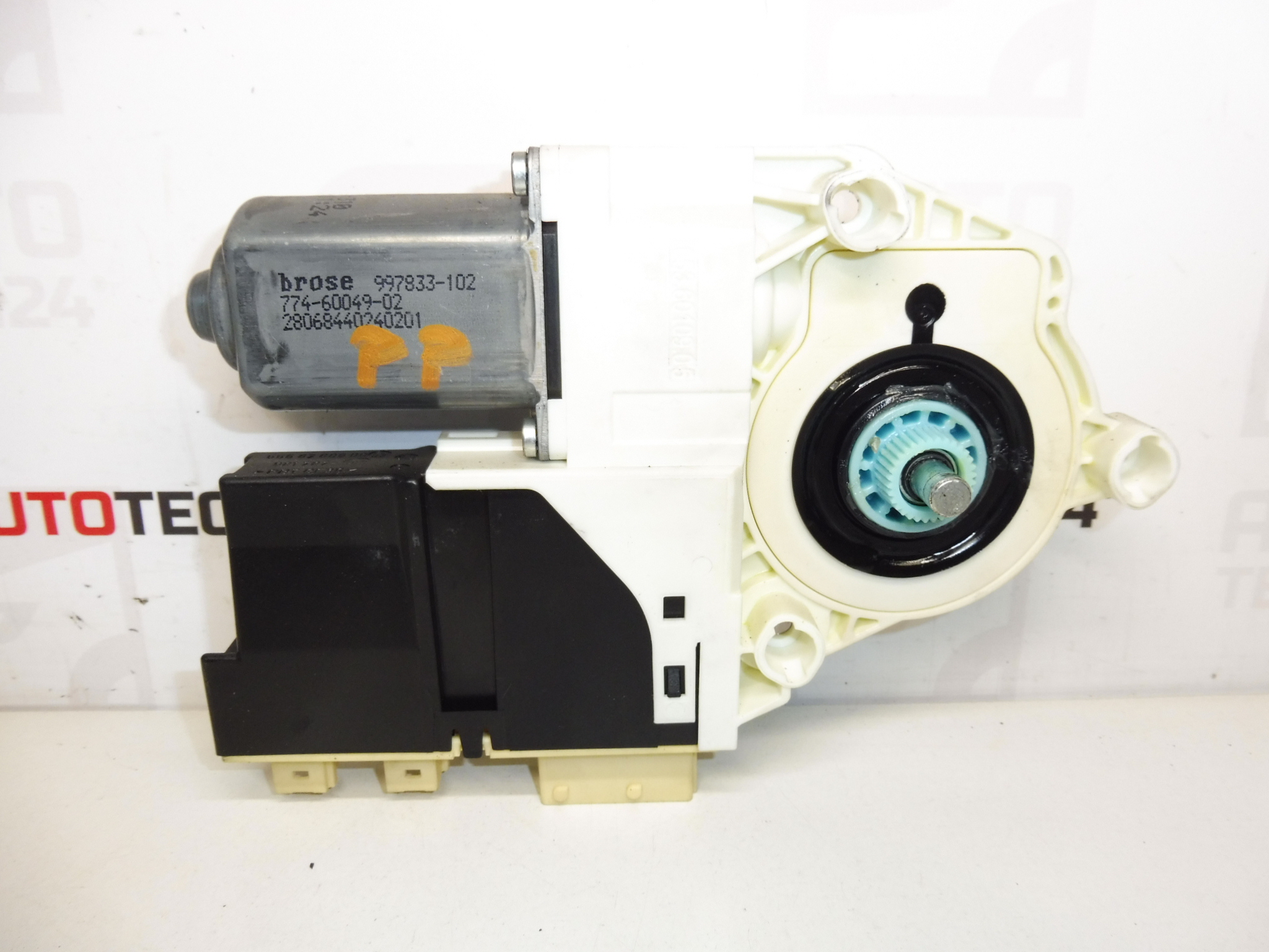 Motor sťahovania pravého predného okna Citroën Peugeot 1400794680 9222AF