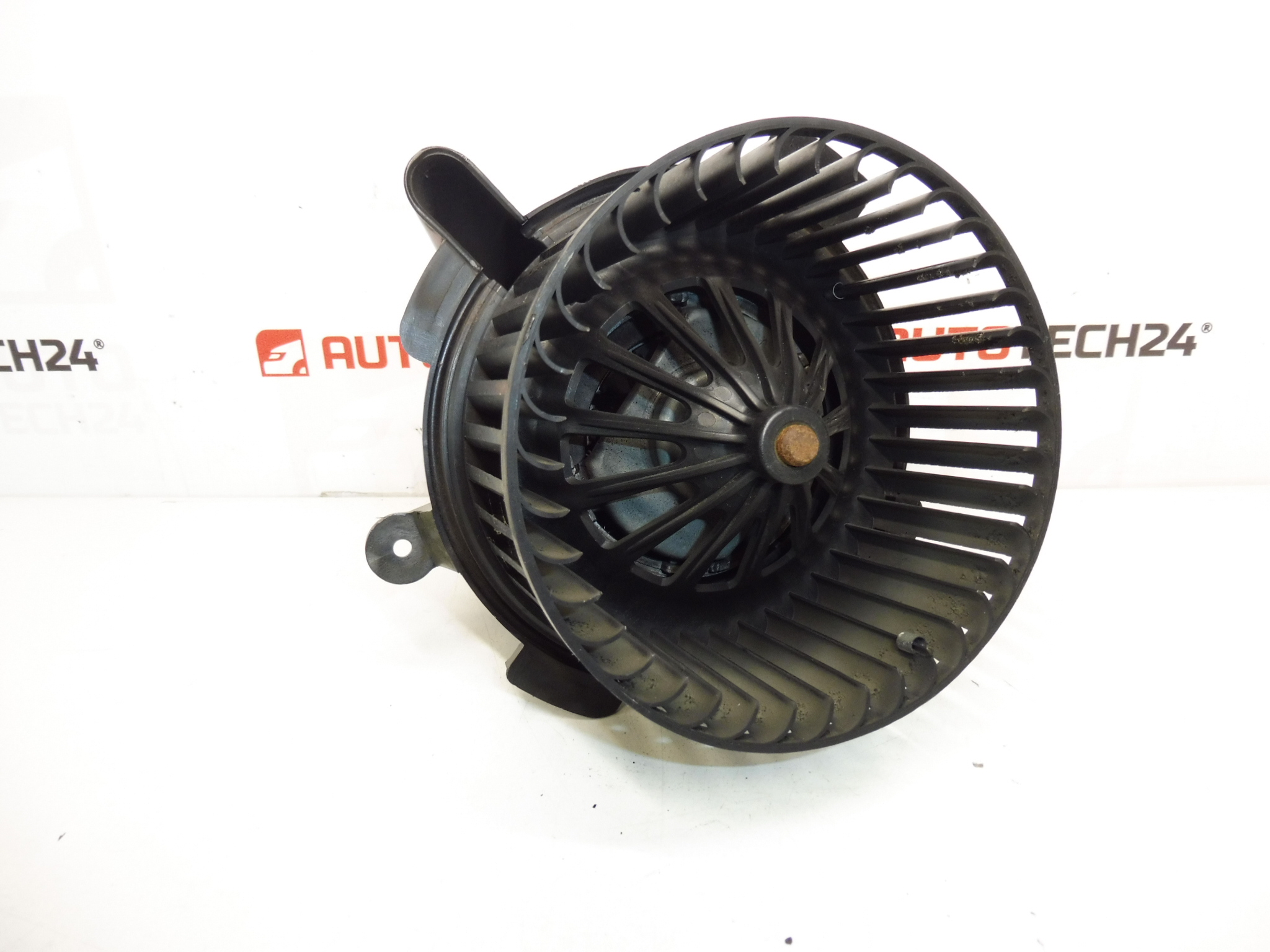 Ventilátor kúrenia BEHR Citroën C4 Peugeot 307 II B9506 6441Y7