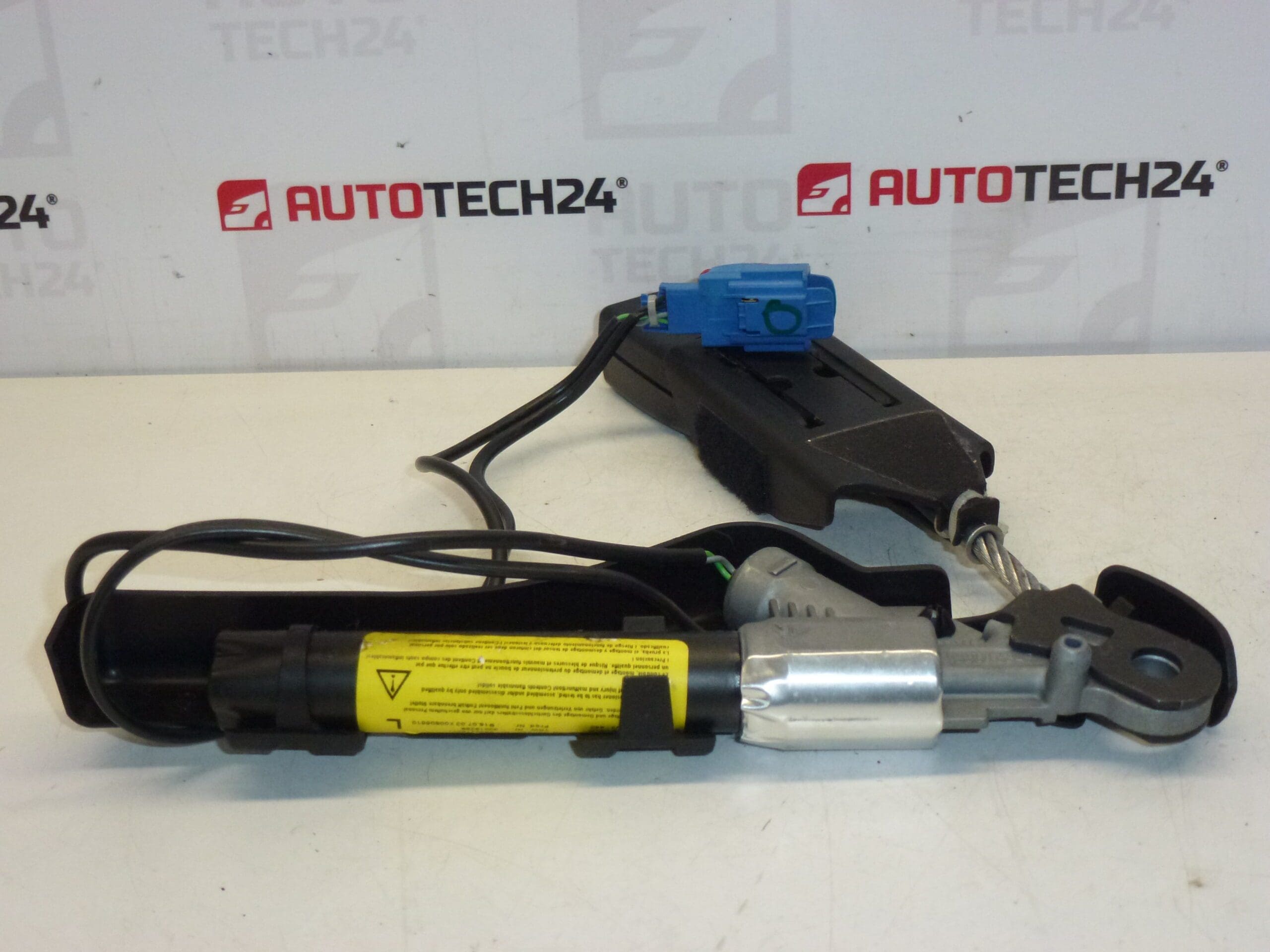 Ľavý predný pyronapínač Citroën C2 C3 9640676877 8973TH