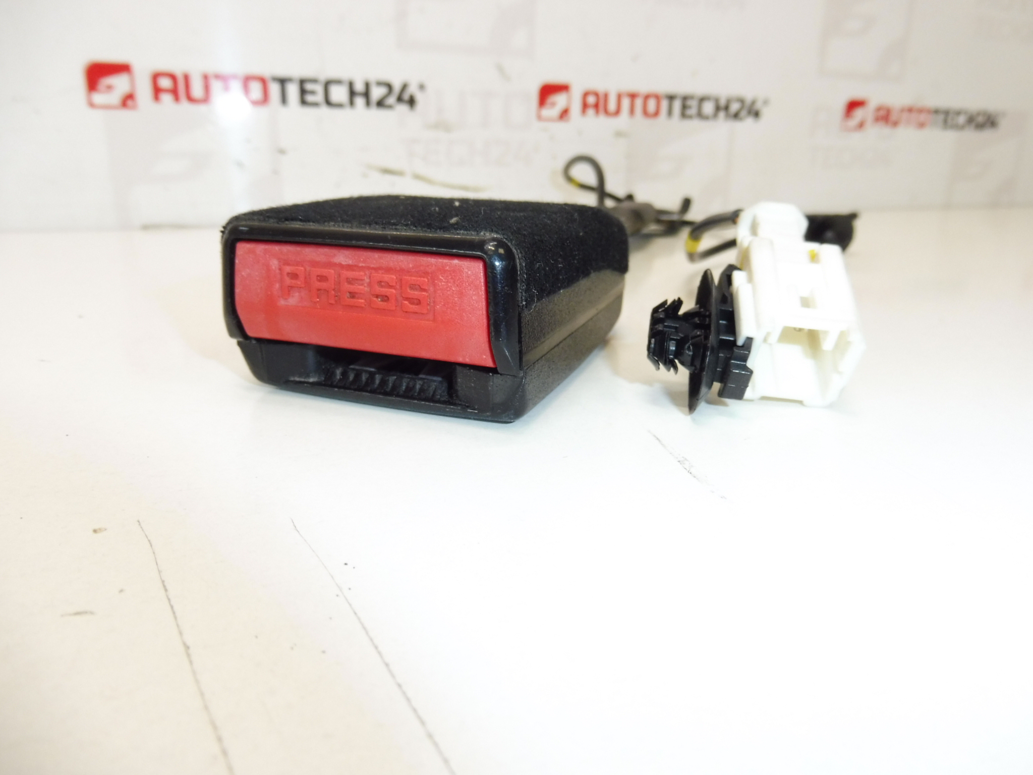 Držiak zámku pása Peugeot 308 8975K9