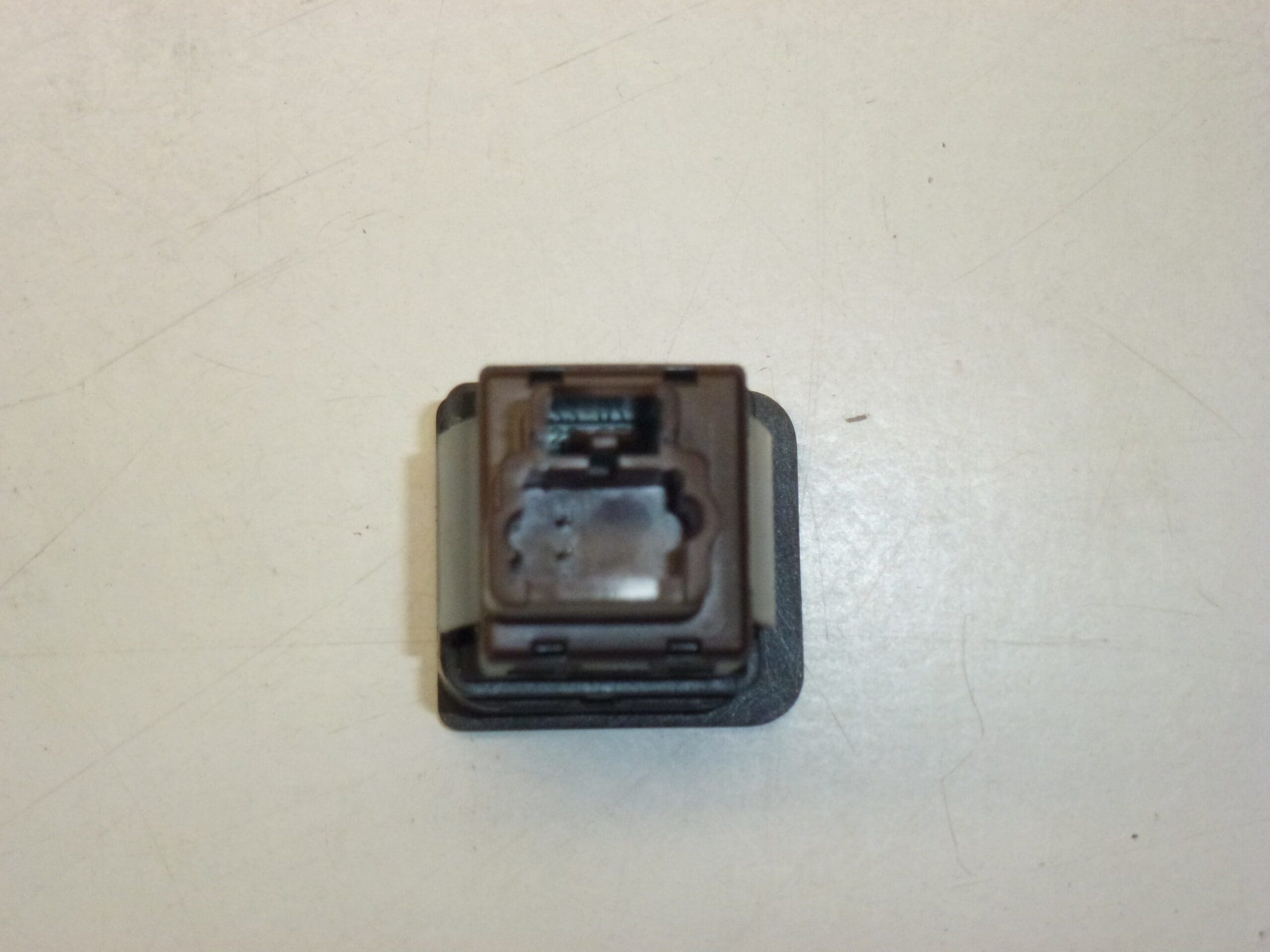 Vypínač airbagu spolujazdca Citroën Peugeot 96392531XT 8216K4